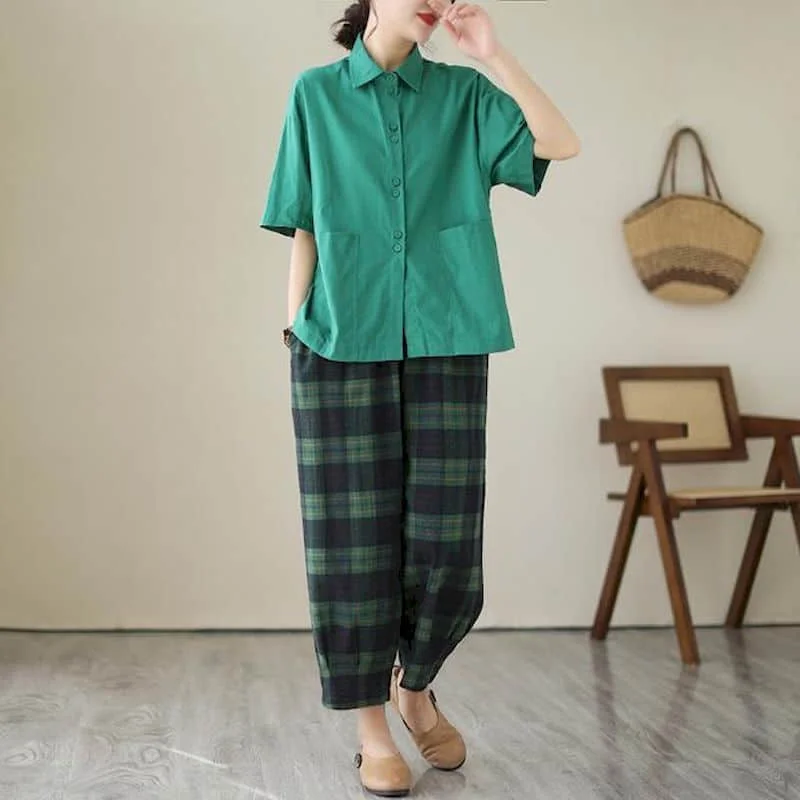 Literary Pants Sets Autumn Vintage Short Sleeve Polo-neck Shirts Plaid Harem Pants Korean Style Two Piece Sets Women Outfits
Literary Pants Sets Autumn Vintage Short Sleeve Polo-neck Shirts Plaid Harem Pants Korean Style Two Piece Sets Women Outfits
