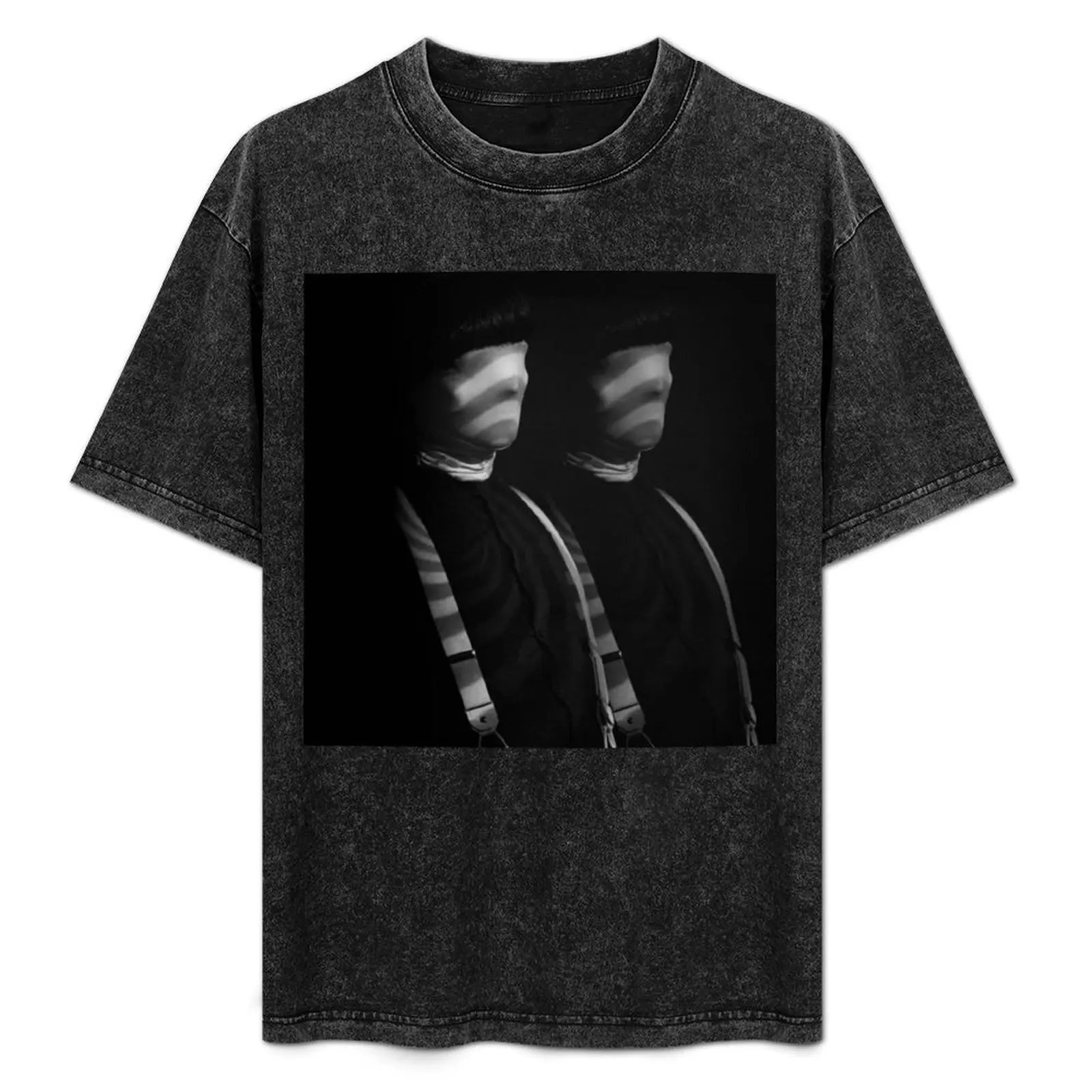 Jonathan Bree in Black T-Shirt Casual Everyday Wear T-Shirt
Jonathan Bree in Black T-Shirt Casual Everyday Wear T-Shirt