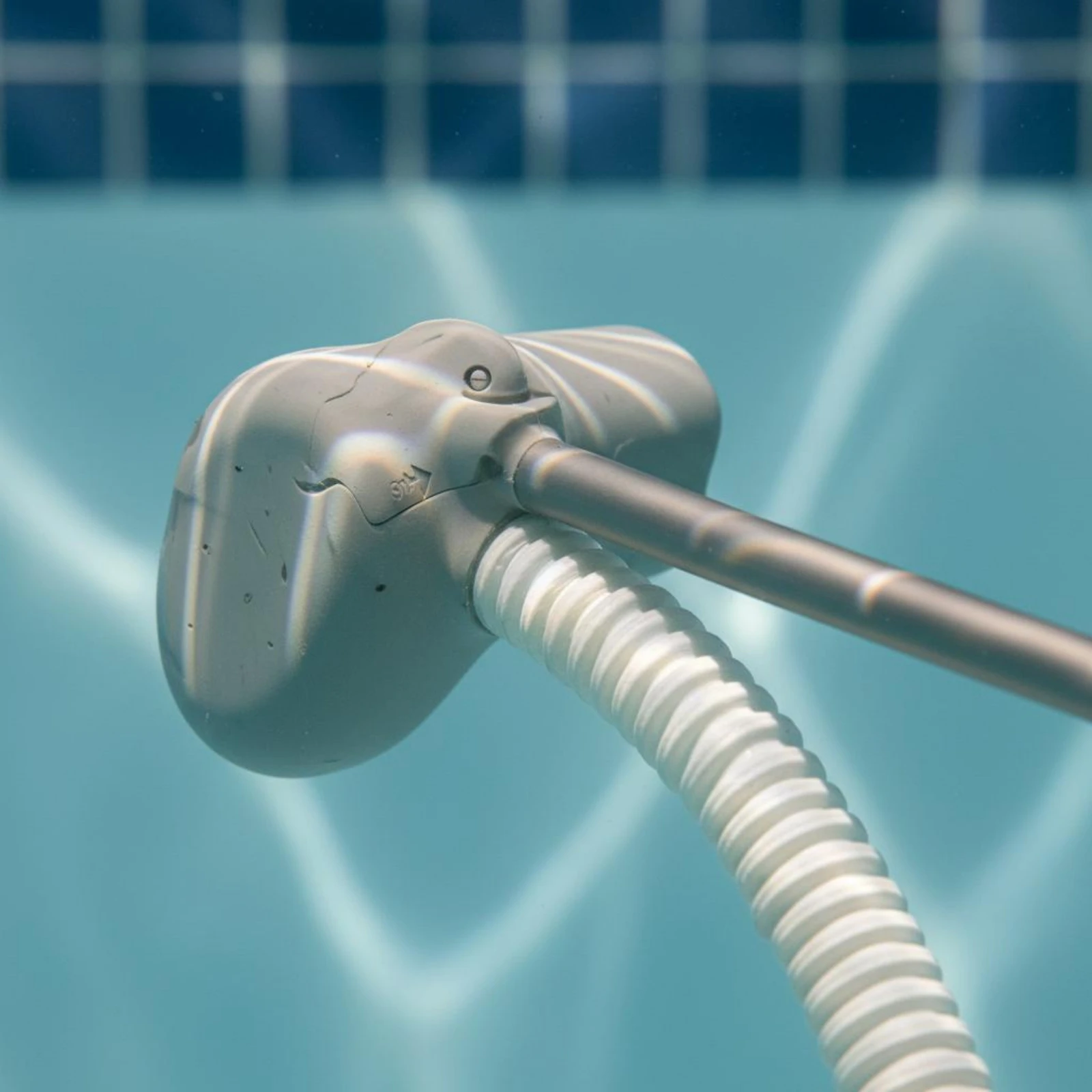 Automatic Pool Vacuum Telescopic Pole Pool Vacuum Cleaner Water Gear Circulation Outlet Cleaning Tool Compact Design
Automatic Pool Vacuum Telescopic Pole Pool Vacuum Cleaner Water Gear Circulation Outlet Cleaning Tool Compact Design