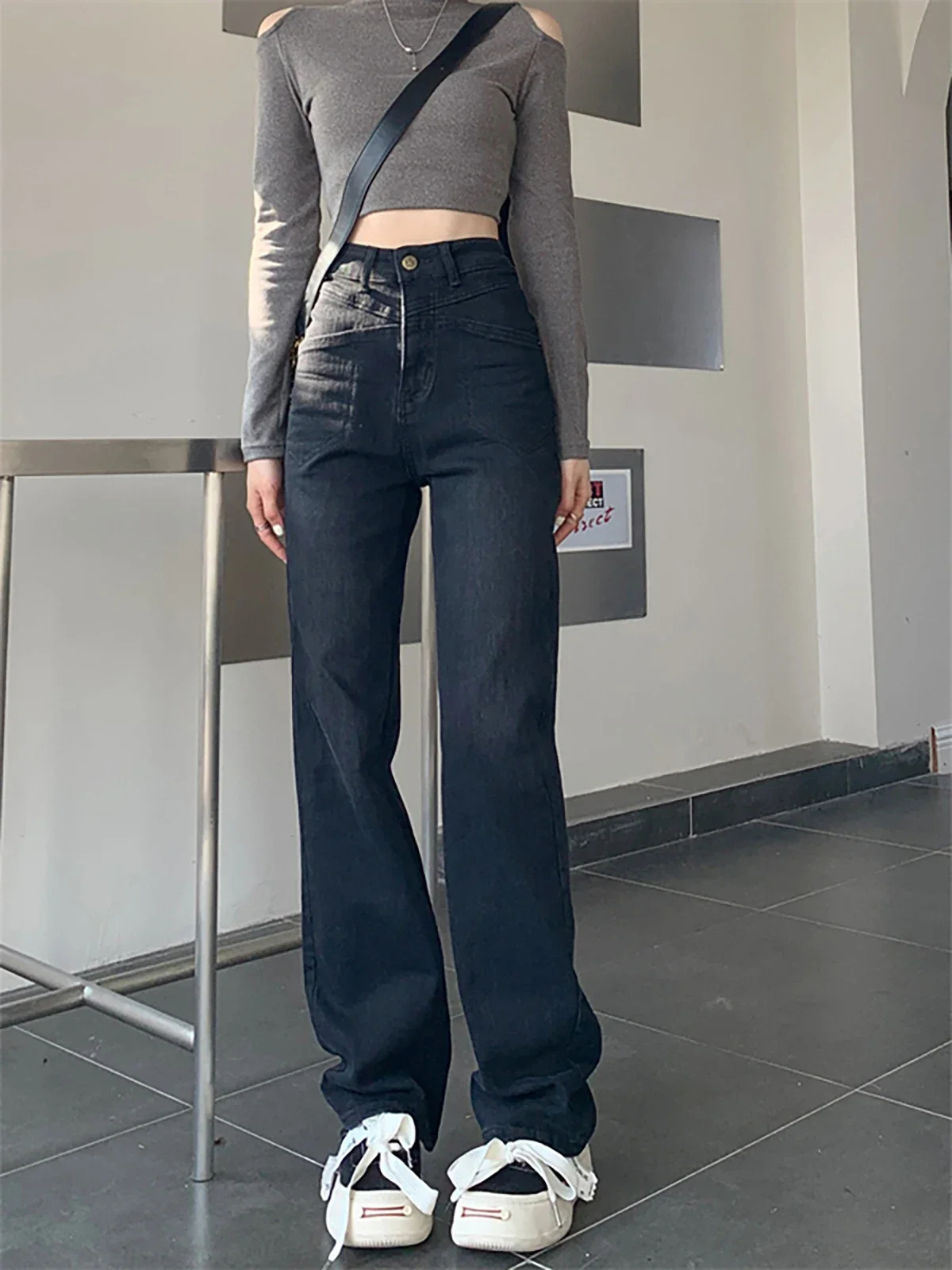 Women 2024 Spring Autumn New Straight Denim Trousers Female Fashion High Waist Jeans Ladies Solid Color Mopping Denim Pants S696
Women 2024 Spring Autumn New Straight Denim Trousers Female Fashion High Waist Jeans Ladies Solid Color Mopping Denim Pants S696