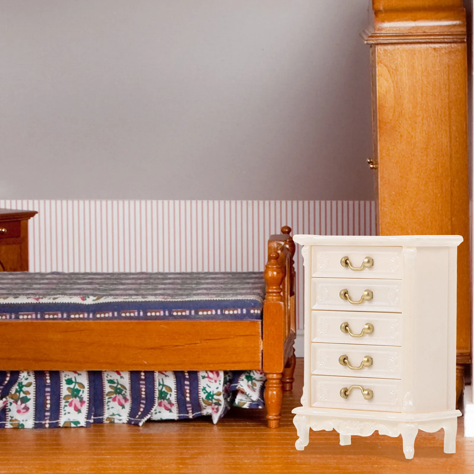 Exquisite Mini Cabinet for Mini House Furnishings Realistic Tiny Decorative Cabinet for Bedroom Living Room Micro Interior
Exquisite Mini Cabinet for Mini House Furnishings Realistic Tiny Decorative Cabinet for Bedroom Living Room Micro Interior