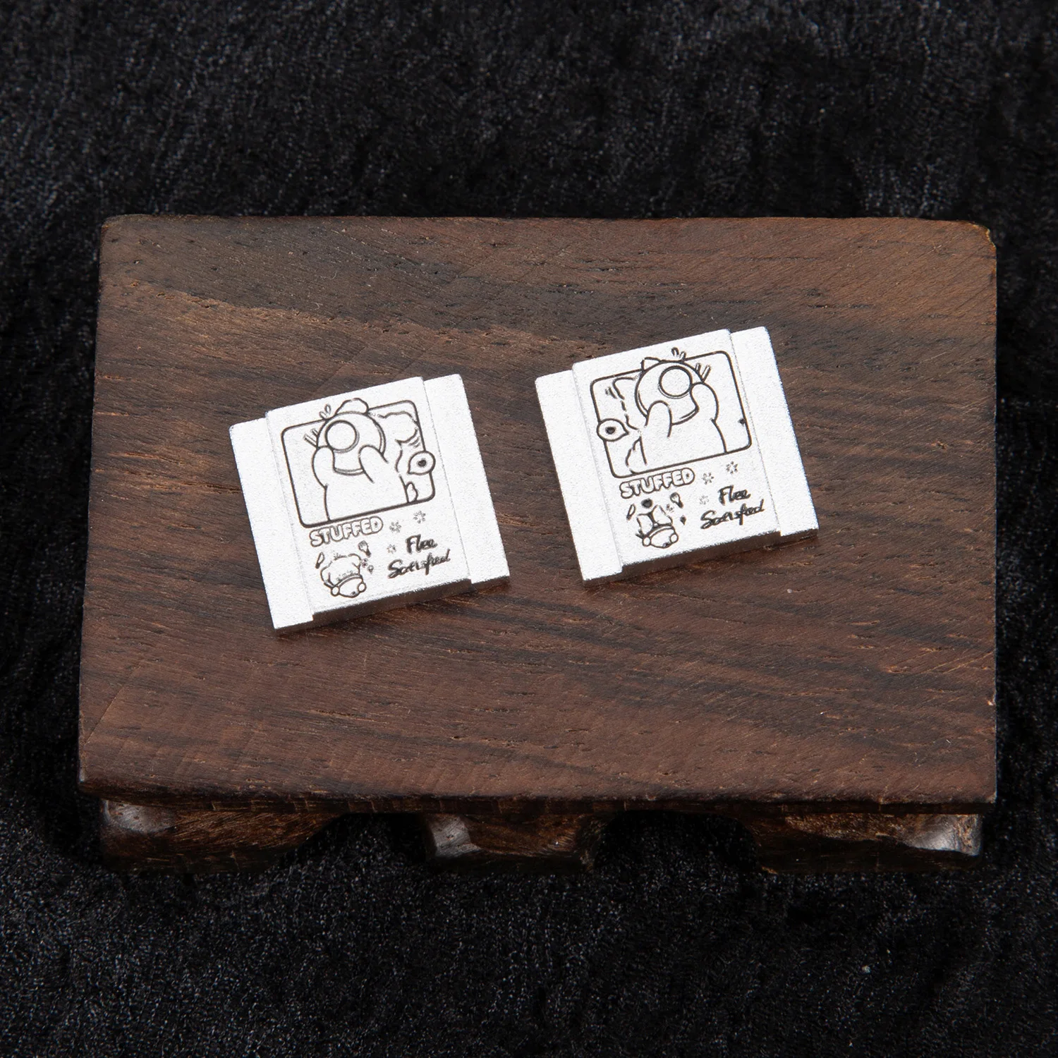 Camera Metal Hot Shoe Cover Shutter Button For Fuji X100VI XT50 XPro2 XE4 Sony A7M4 A7M5 A7C2 Nikon ZFC Soft Release Button
Camera Metal Hot Shoe Cover Shutter Button For Fuji X100VI XT50 XPro2 XE4 Sony A7M4 A7M5 A7C2 Nikon ZFC Soft Release Button