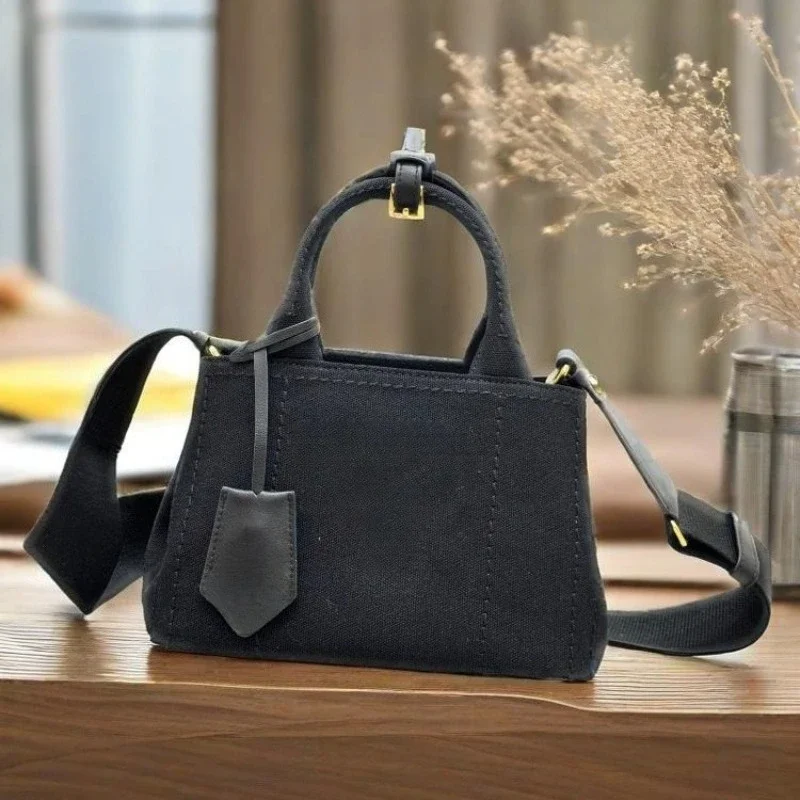 2025 New Luxury Genuine Leather Women Famous Brand Bag Female Casual Shopping Bag Large Capacity Designer Vintage Handbags
2025 New Luxury Genuine Leather Women Famous Brand Bag Female Casual Shopping Bag Large Capacity Designer Vintage Handbags