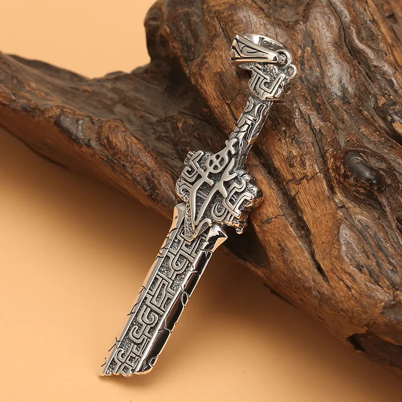 Pure silver personalized gluttonous broken sword pendant, retro Thai silver necklace pendant, domineering sweater chain pendant
Pure silver personalized gluttonous broken sword pendant, retro Thai silver necklace pendant, domineering sweater chain pendant