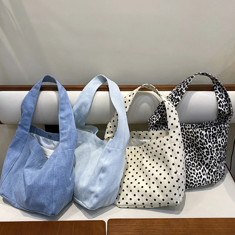 1 Piece INS Simplicity Student Girl Canvas Bag Portable Casual Korean Fashion Solid Color Tote Bag Dot Style Shoulder Tote Bag
1 Piece INS Simplicity Student Girl Canvas Bag Portable Casual Korean Fashion Solid Color Tote Bag Dot Style Shoulder Tote Bag