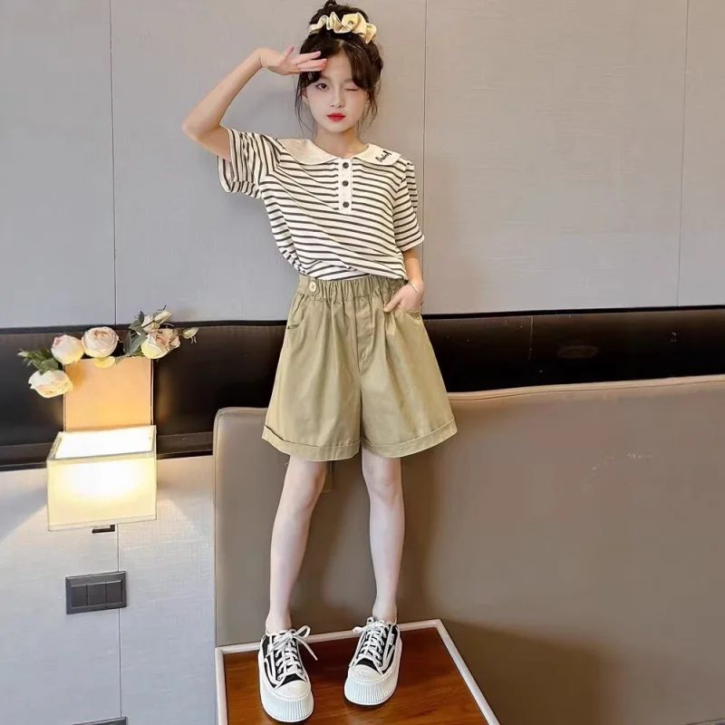 Girls' Summer Suit2026New stylish children's casual striped short-sleeve shorts sports two-piece set
Girls' Summer Suit2026New stylish children's casual striped short-sleeve shorts sports two-piece set