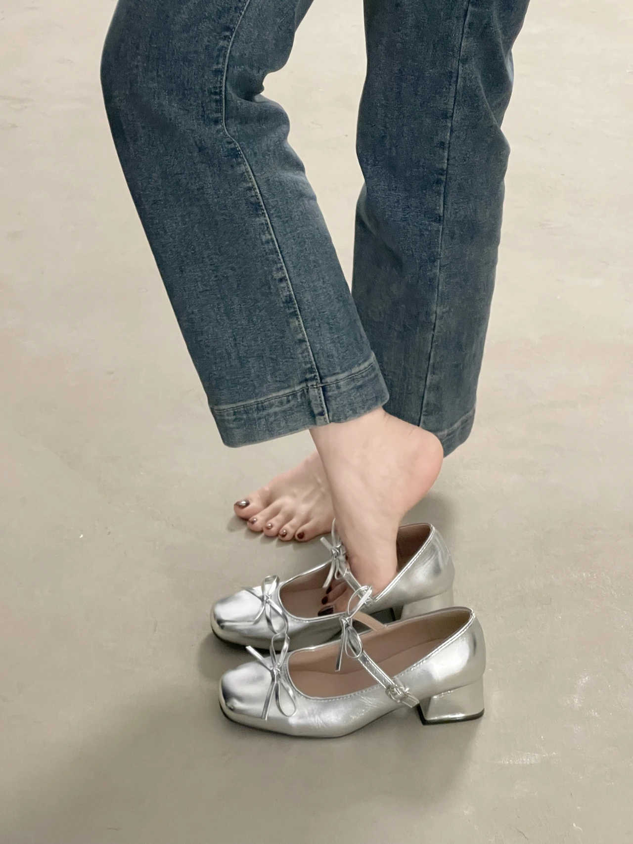 Knot Mary Jane Shoes Women's New Style Spring Matching Skirts Thick Heel Low Cut Single Shoes High Heels
Knot Mary Jane Shoes Women's New Style Spring Matching Skirts Thick Heel Low Cut Single Shoes High Heels