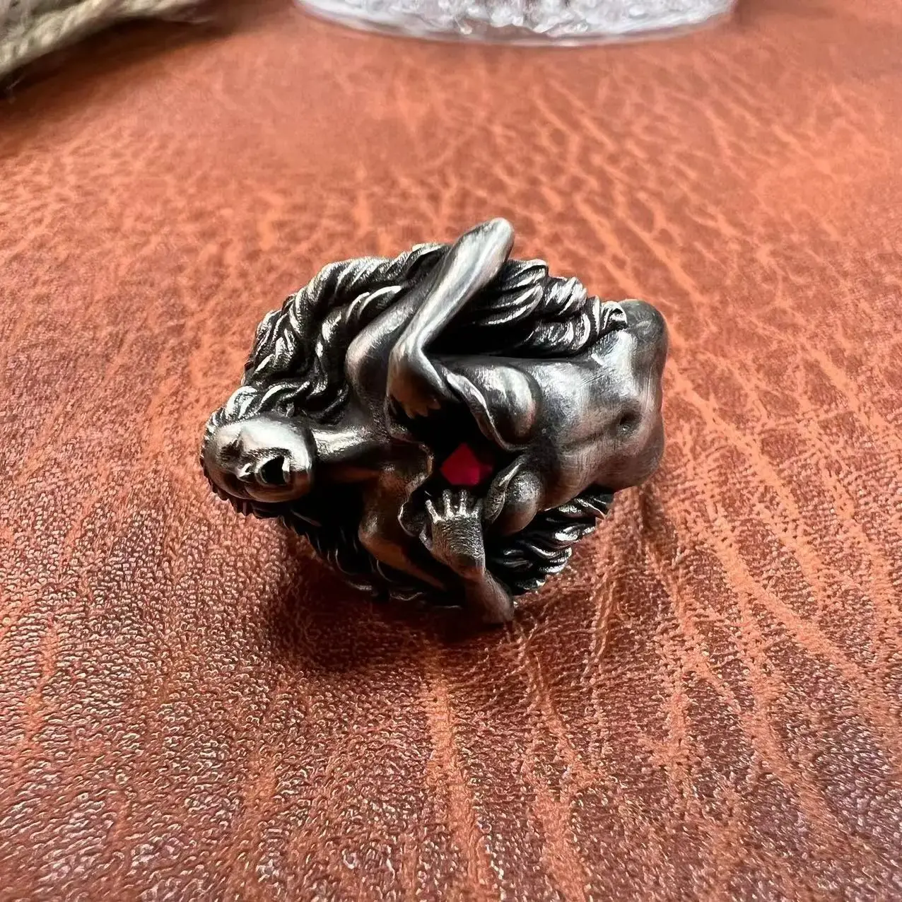 S925 silver personality adamand eve ring for men and women hip hop trendsetter ring occidental vintage all-match jewelry street
S925 silver personality adamand eve ring for men and women hip hop trendsetter ring occidental vintage all-match jewelry street