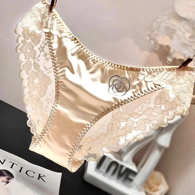 New Sexy Women Lace Panties Underwear Satin Silk Comfortable Seamless Crystal Rhinestone Decorations Briefs Breathable Panties
New Sexy Women Lace Panties Underwear Satin Silk Comfortable Seamless Crystal Rhinestone Decorations Briefs Breathable Panties