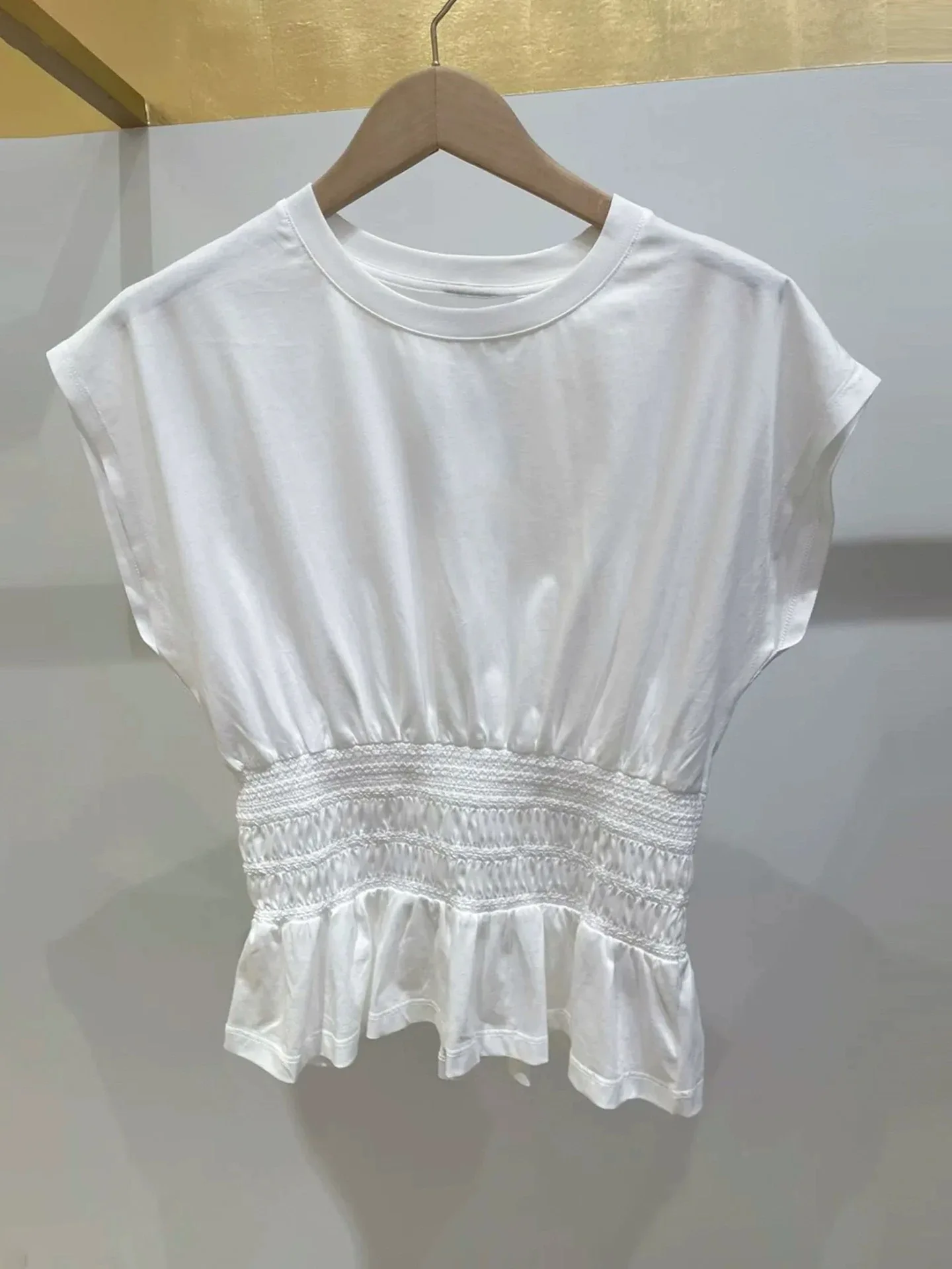 Spring Summer 2026 Women's Cotton Sleeveless T-shirt Gathered Waist White Folded Commute Style Casual Fashion Ladies Top
Spring Summer 2026 Women's Cotton Sleeveless T-shirt Gathered Waist White Folded Commute Style Casual Fashion Ladies Top