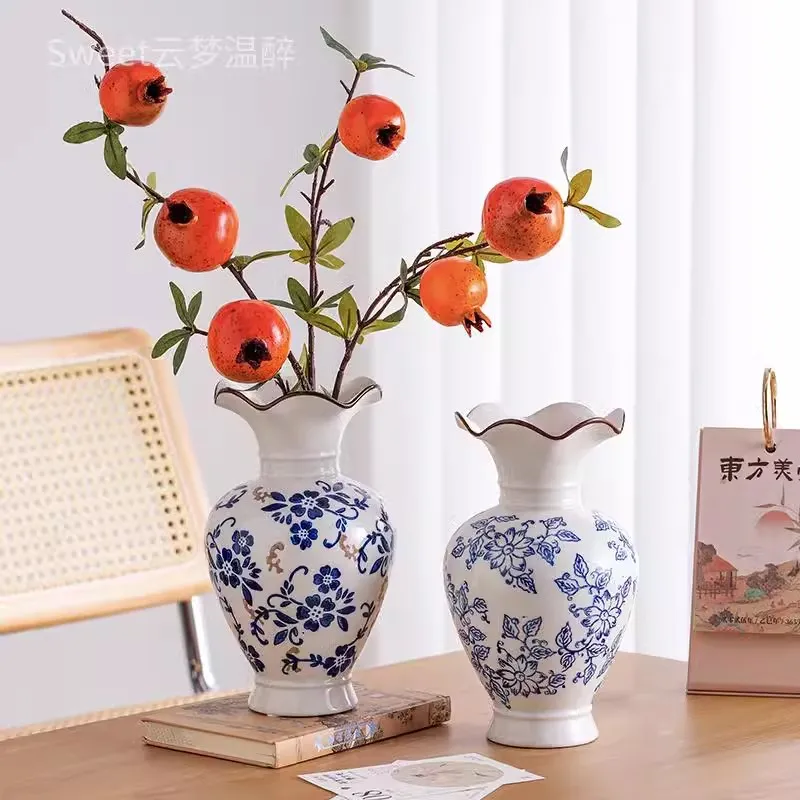 New Chinese style blue and white porcelain ceramic vase, home art, living room entrance, planting fresh flowers, hydroponic vase
New Chinese style blue and white porcelain ceramic vase, home art, living room entrance, planting fresh flowers, hydroponic vase