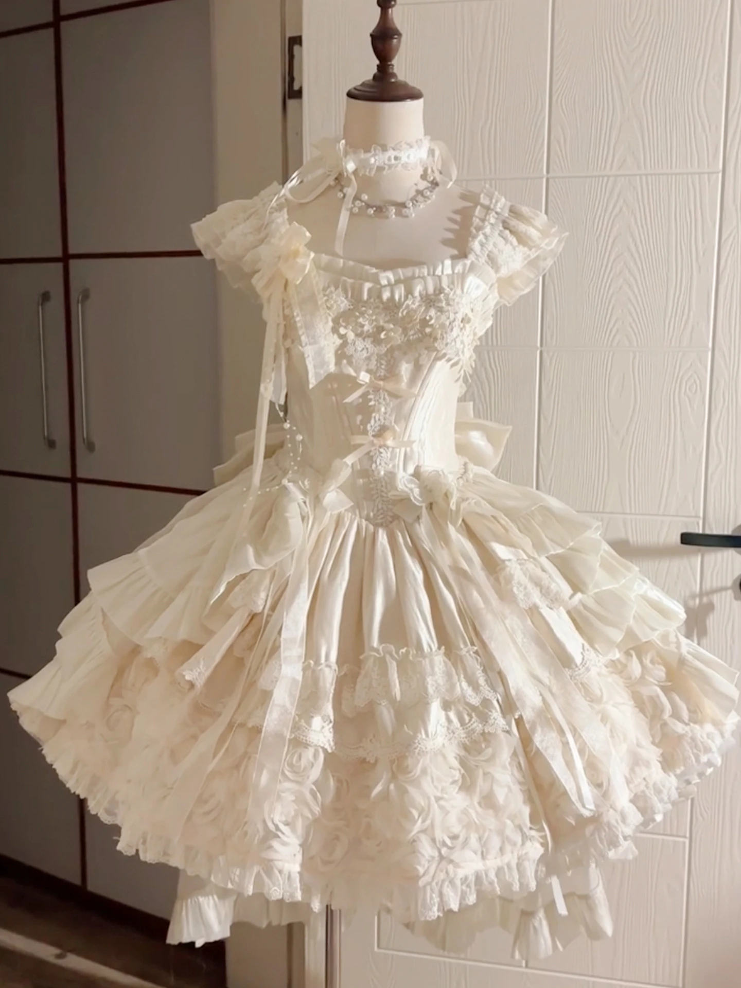Champagne Color Lolita Short Party Dress Strapless Princess Style mid Waist No Sleeve KTV Wedding Date Performance Company Ye...
Champagne Color Lolita Short Party Dress Strapless Princess Style mid Waist No Sleeve KTV Wedding Date Performance Company Ye...