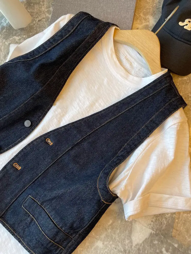 Vintage Color Block V-Neck Denim Vest Women's Spring Autumn Thin Cardigan Style Fashionable Inner Wear Short Length...
Vintage Color Block V-Neck Denim Vest Women's Spring Autumn Thin Cardigan Style Fashionable Inner Wear Short Length...