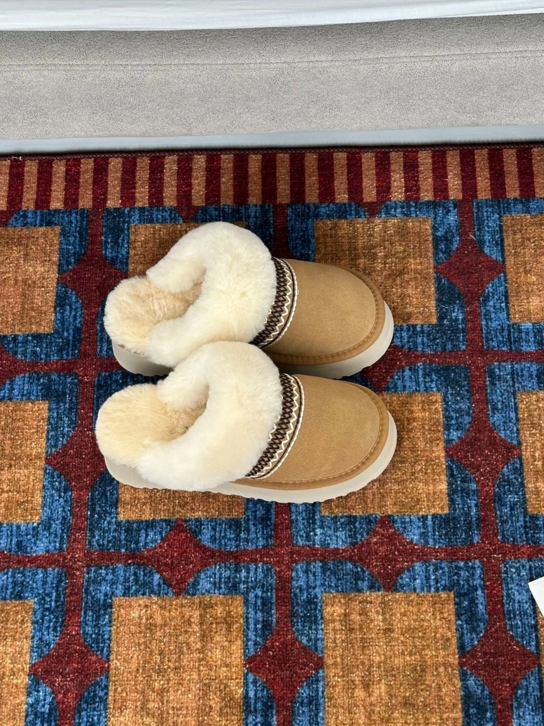 2026 New Women's Cowhide and Wool Slippers, Maillard Thick Sole Luxury Brand Asseson Baotou Slippers 24-53 SeziS UggS
2026 New Women's Cowhide and Wool Slippers, Maillard Thick Sole Luxury Brand Asseson Baotou Slippers 24-53 SeziS UggS