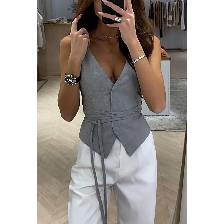 Spring and Summer New Lace Up Casual Women's Top Vacation Loose Multi-color Fashion Vest
Spring and Summer New Lace Up Casual Women's Top Vacation Loose Multi-color Fashion Vest