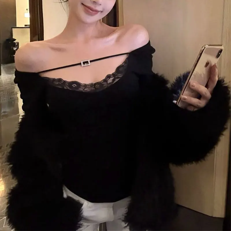 Sexy V-Neck Stylish Lace Spliced T-shirts Spring Autumn Solid Color Women's Clothing Slash Neck Slim Long Sleeve Basic Pullovers
Sexy V-Neck Stylish Lace Spliced T-shirts Spring Autumn Solid Color Women's Clothing Slash Neck Slim Long Sleeve Basic Pullovers