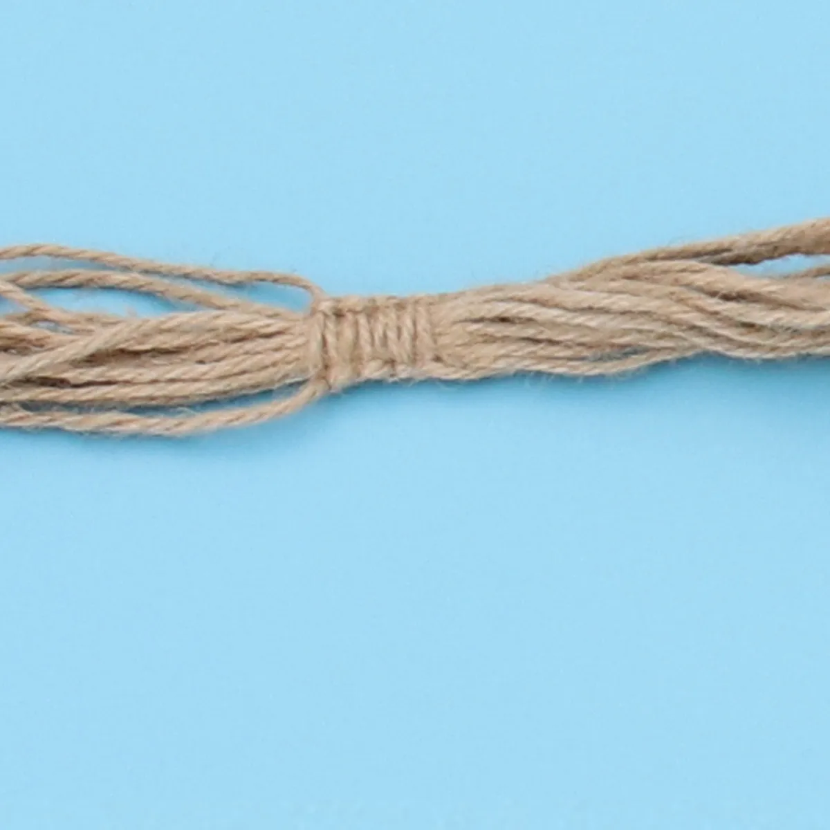 Подвесная подставка для растений из натурального джута для цветочных горшков, для использования в помещении и на улице, для балкона, террасы, для декоративного подвешивания растений
Подвесная подставка для растений из натурального джута для цветочных горшков, для использования в помещении и на улице, для балкона, террасы, для декоративного подвешивания растений