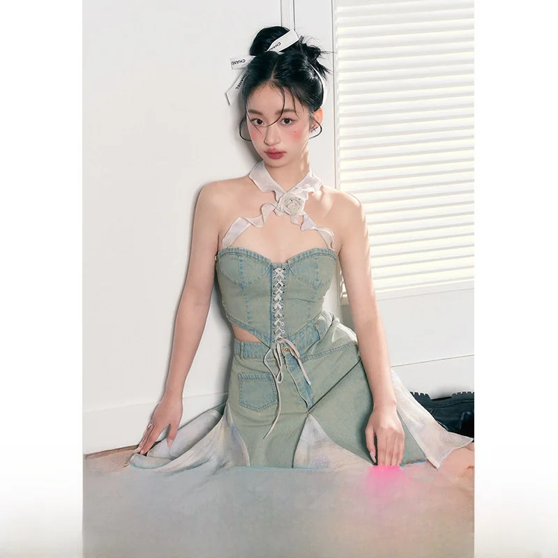 Ретро-комплект из денима с эффектом потертости: укороченный топ с бантом и цветочным принтом и юбка. Оригинальный дизайн от P STUDIO.
Ретро-комплект из денима с эффектом потертости: укороченный топ с бантом и цветочным принтом и юбка. Оригинальный дизайн от P STUDIO.