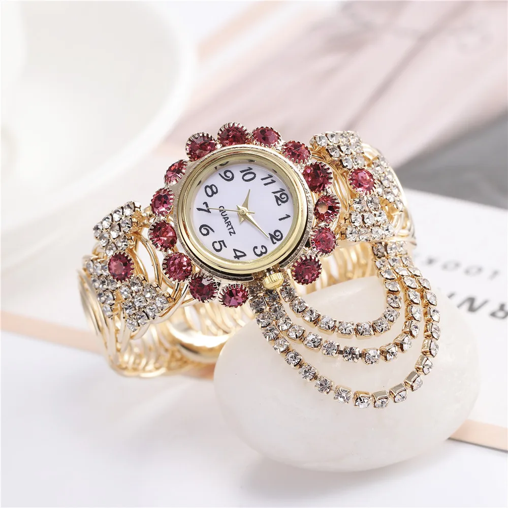 Trendy Leisure Women’s Watch Chic Gold Hollow Design Quartz Watch Stylish Red White Rhinestone Bangle Wristwatch
Trendy Leisure Women’s Watch Chic Gold Hollow Design Quartz Watch Stylish Red White Rhinestone Bangle Wristwatch