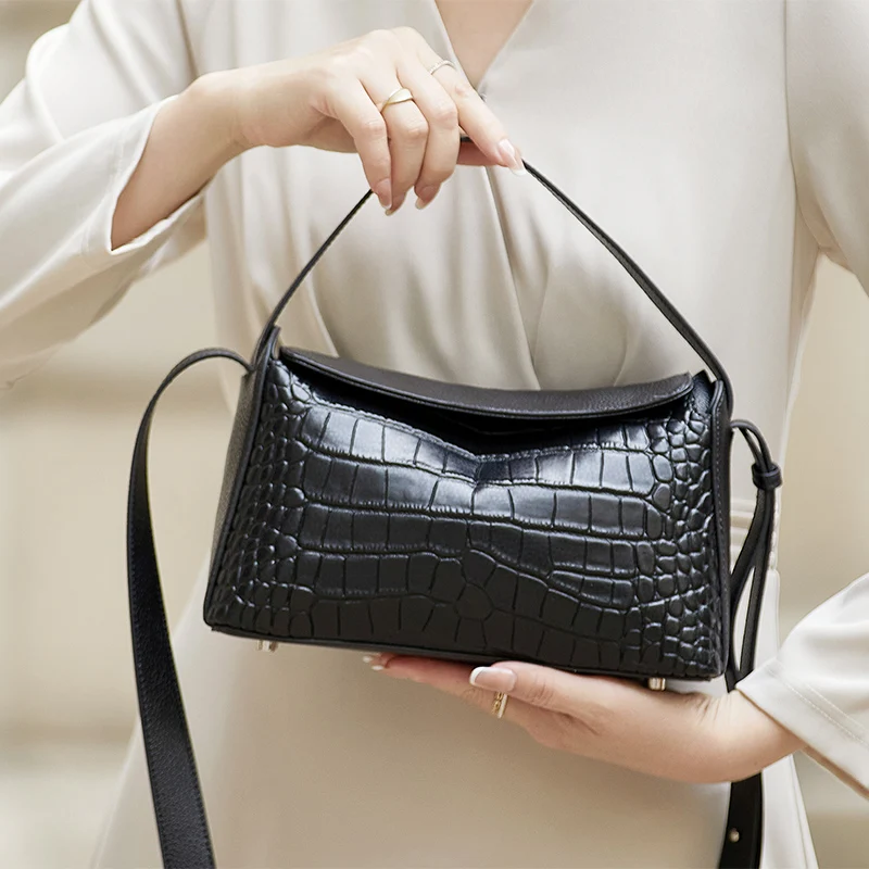 Hot New Full Genuine Leather Crossbody Bag 100% Real Skin Women Shoulder Messenger Bag High Quality Woman Purses Sales #YC620
Hot New Full Genuine Leather Crossbody Bag 100% Real Skin Women Shoulder Messenger Bag High Quality Woman Purses Sales #YC620