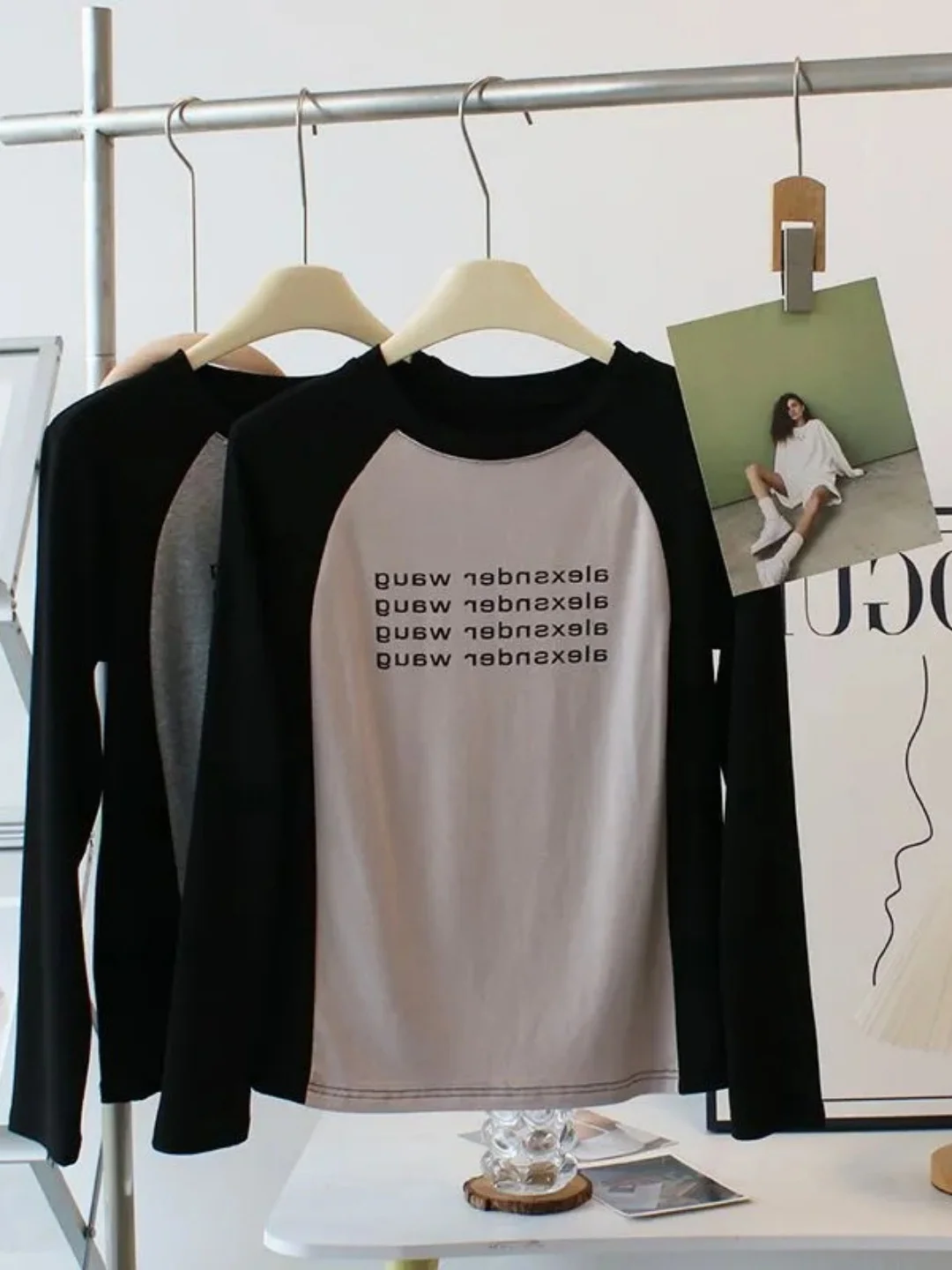 Корейская футболка большого размера Long Sve с буквенным принтом и овальной вставкой, утягивающая основа, топ для молодых женщин
Корейская футболка большого размера Long Sve с буквенным принтом и овальной вставкой, утягивающая основа, топ для молодых женщин