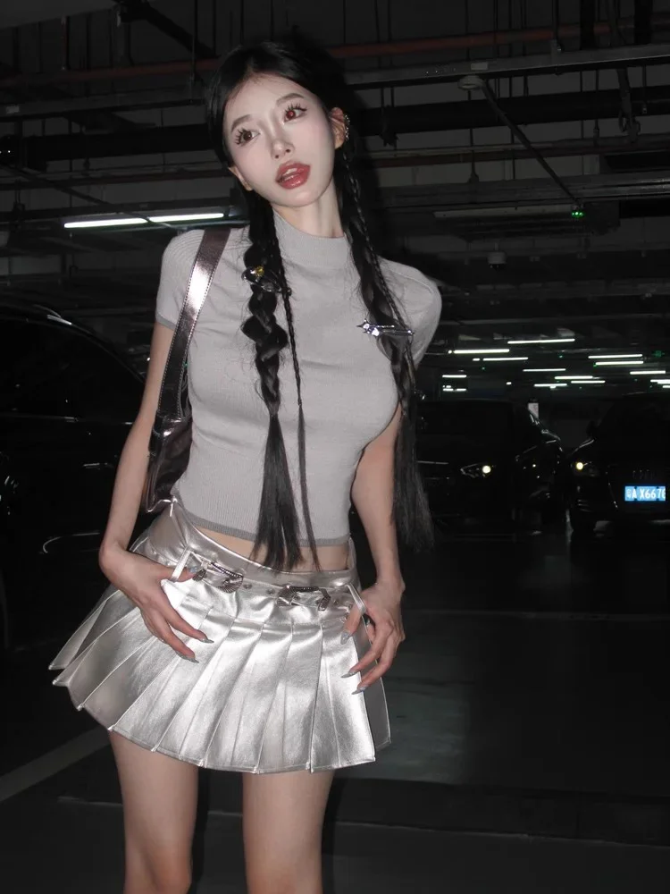 Spicy Girl Sexy Mini Skirt Street Style High Waist Pleated Skirt Y2k Fashion Punk PU Silver Skirt Vintage Gothic Leather Skort
Spicy Girl Sexy Mini Skirt Street Style High Waist Pleated Skirt Y2k Fashion Punk PU Silver Skirt Vintage Gothic Leather Skort