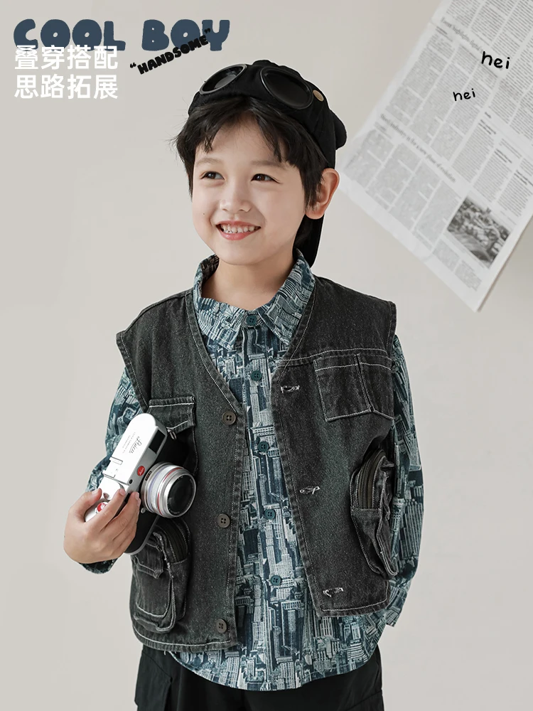 Boys' Print Loose Handsome Lapel Shirt Autumn Children' Denim Vest Two-piece Set Trend
Boys' Print Loose Handsome Lapel Shirt Autumn Children' Denim Vest Two-piece Set Trend