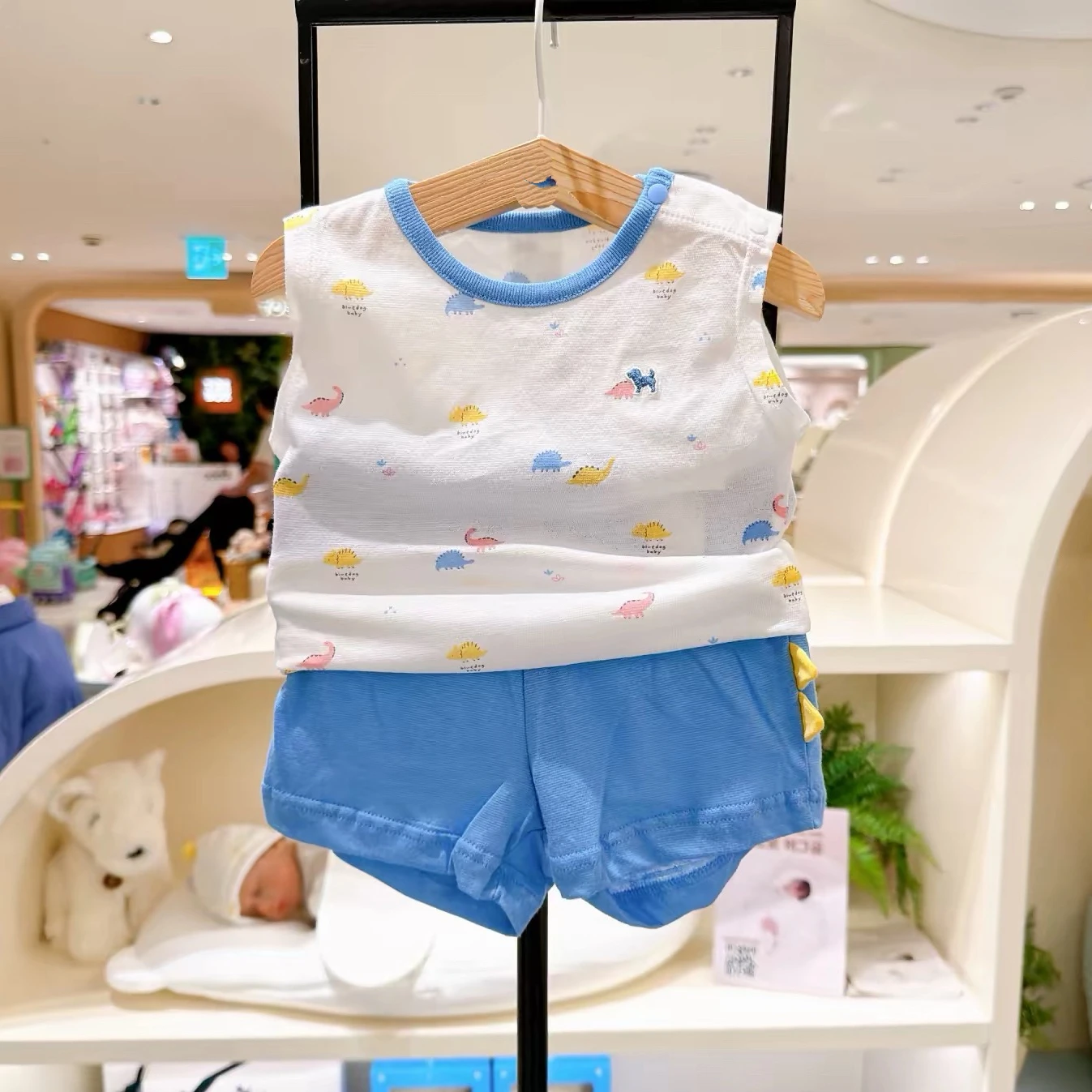 Cute Floral Summer Outfit for Kids Baby Casual Style Vest And Shorts Set Versatile Comfortable A-Class Safety Other Material ...
Cute Floral Summer Outfit for Kids Baby Casual Style Vest And Shorts Set Versatile Comfortable A-Class Safety Other Material ...