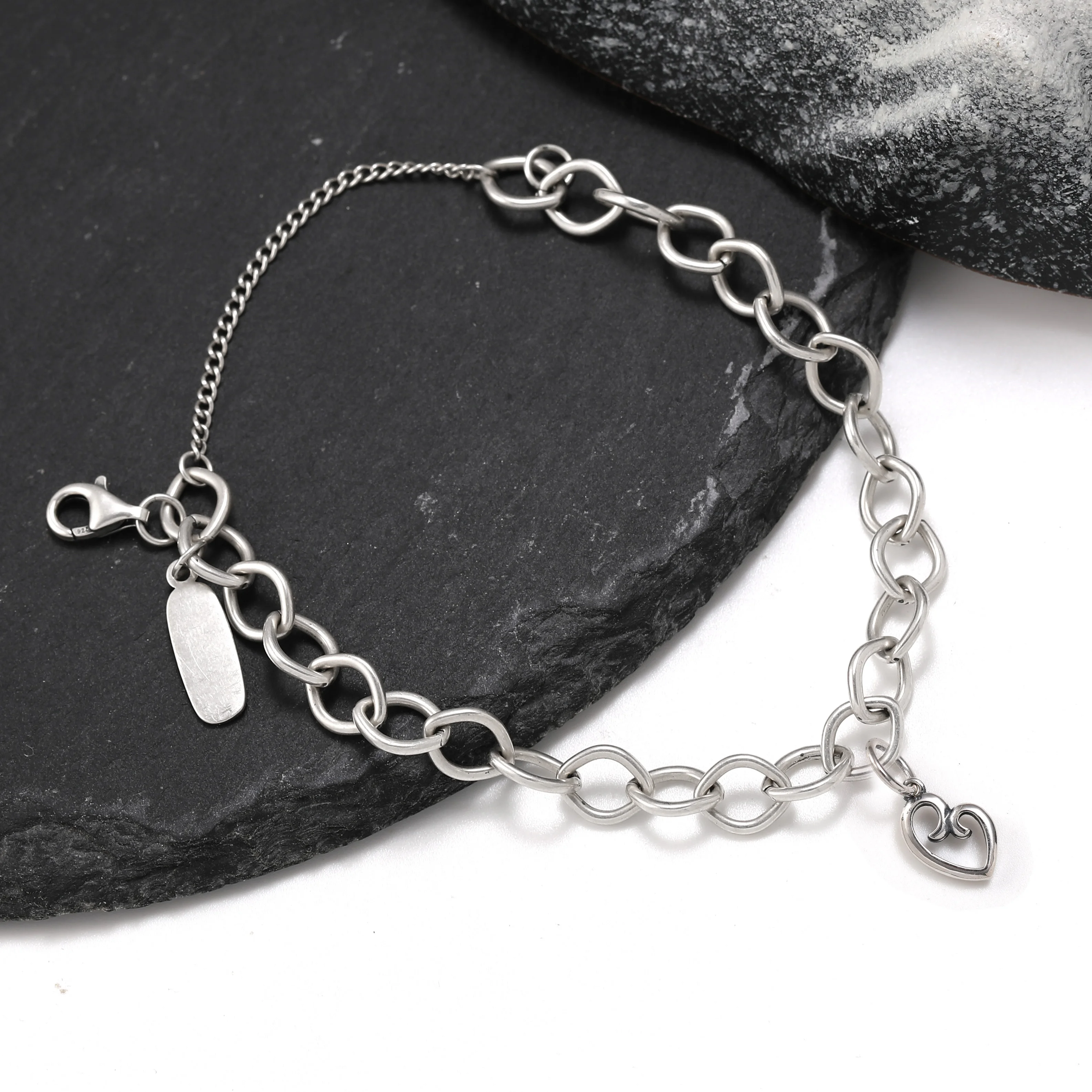 Genuine 925 sterling silver Forged Link Charm Bracelet paired with Tender maternal love pendant
Genuine 925 sterling silver Forged Link Charm Bracelet paired with Tender maternal love pendant