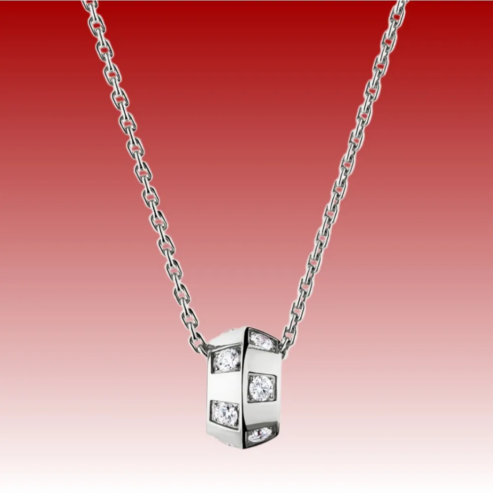 2026 New S925 Pure Silver Fashionable Letter Necklace, Exquisite Accessories Classic Diamond Grid Collarbone Chain
2026 New S925 Pure Silver Fashionable Letter Necklace, Exquisite Accessories Classic Diamond Grid Collarbone Chain