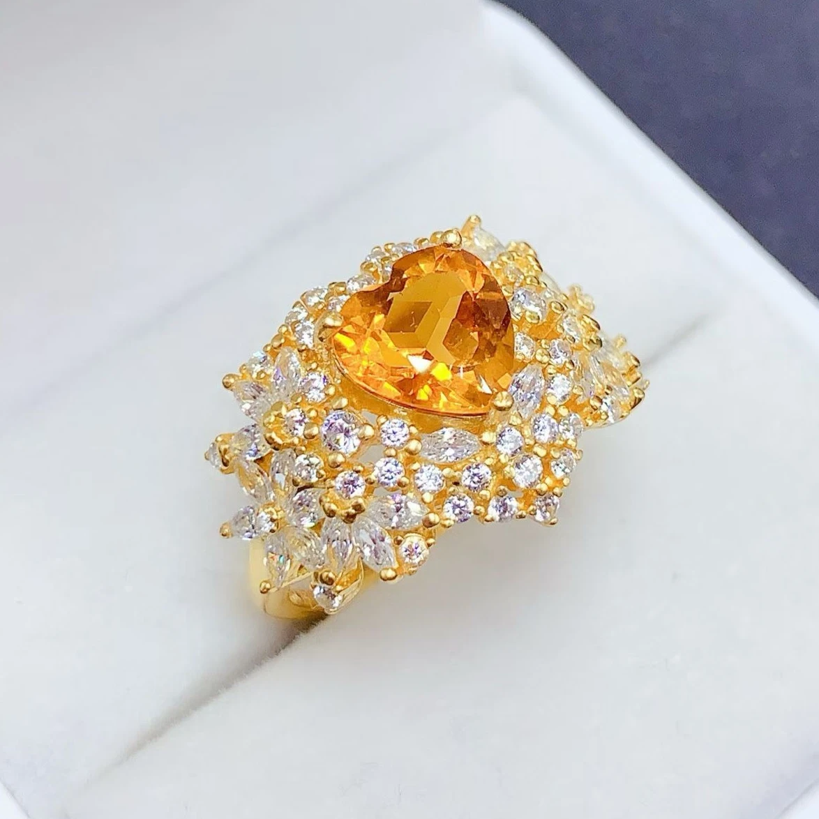 2ct 8mm Natural Citrine Ring 925 Silver Citrine Jewelry with 18K Gold Plating 925 Silver Crystal Jewelry Birthday Gift for Women
2ct 8mm Natural Citrine Ring 925 Silver Citrine Jewelry with 18K Gold Plating 925 Silver Crystal Jewelry Birthday Gift for Women