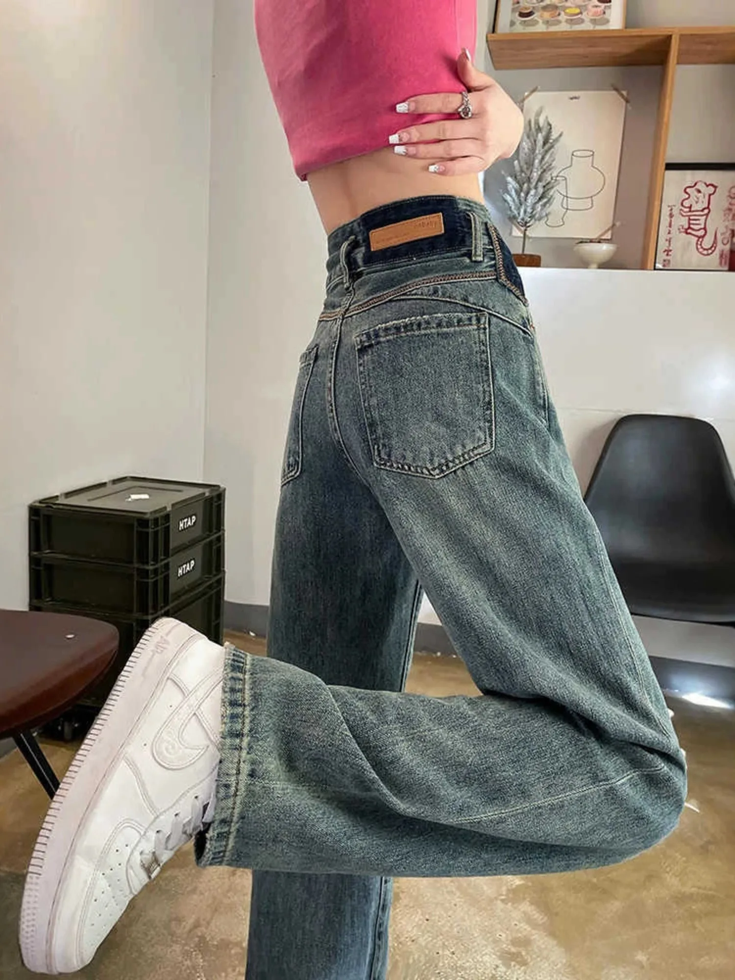Women's High Waisted Wide Leg Jeans Vintage Wash Baggy Denim Pants Y2K Streetwear Full Length Loose Trousers Two Length Options
Women's High Waisted Wide Leg Jeans Vintage Wash Baggy Denim Pants Y2K Streetwear Full Length Loose Trousers Two Length Options