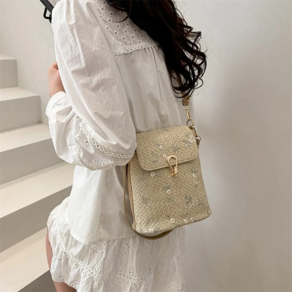 New Casual Sling Crossbody Bag Handwoven Straw Bohemian Messenger Bag Lace Flower Beach Bag Vacation
New Casual Sling Crossbody Bag Handwoven Straw Bohemian Messenger Bag Lace Flower Beach Bag Vacation