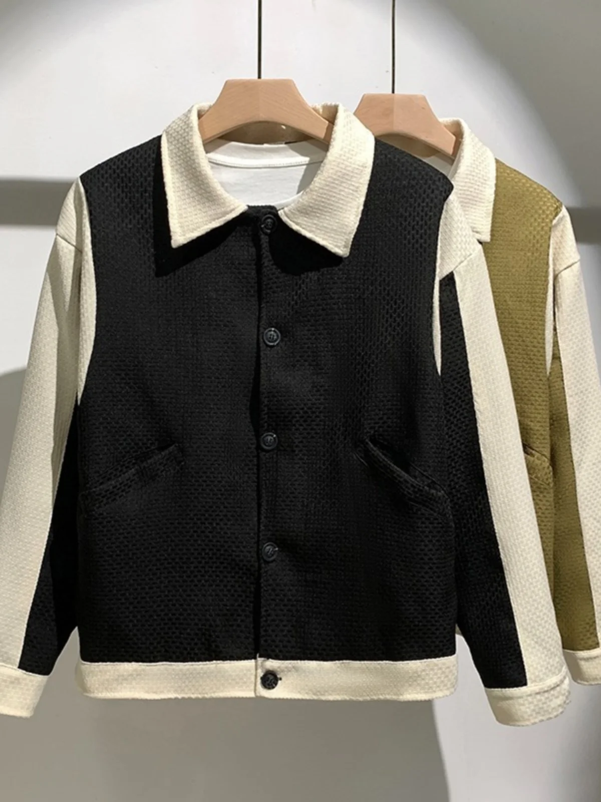 Fall 2024 Men's Casual Collar Jaet Faionable Patchwork Color Blo Leisure Versatile Top Youth ular Stand Fit Coat
Fall 2024 Men's Casual Collar Jaet Faionable Patchwork Color Blo Leisure Versatile Top Youth ular Stand Fit Coat