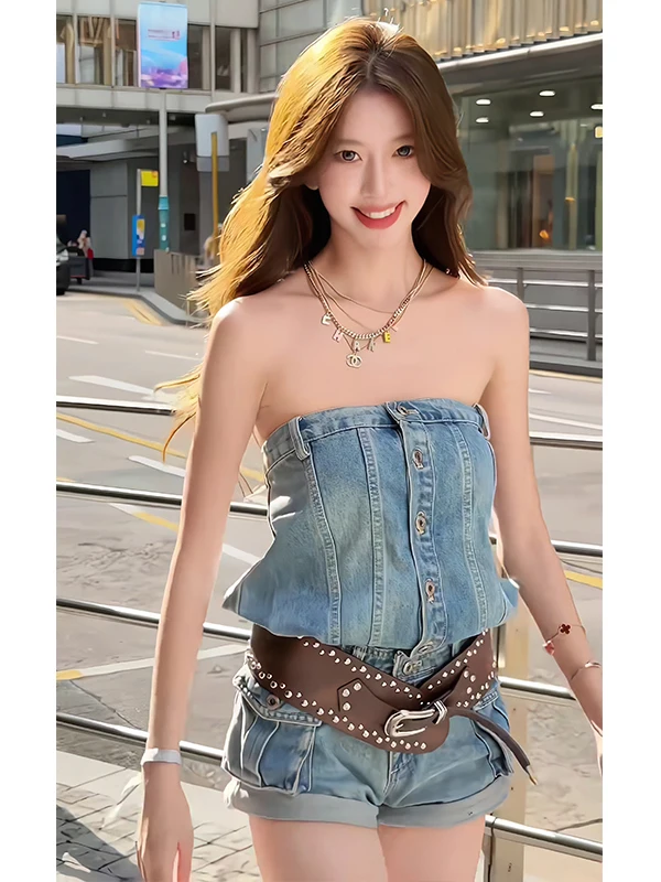 Ретро-сексуальный джинсовый комбинезон-боди с топом-бюстье, женские летние новые утягивающие шорты с высокой талией, светлая серия, прямые брюки для повседневной носки
Ретро-сексуальный джинсовый комбинезон-боди с топом-бюстье, женские летние новые утягивающие шорты с высокой талией, светлая серия, прямые брюки для повседневной носки