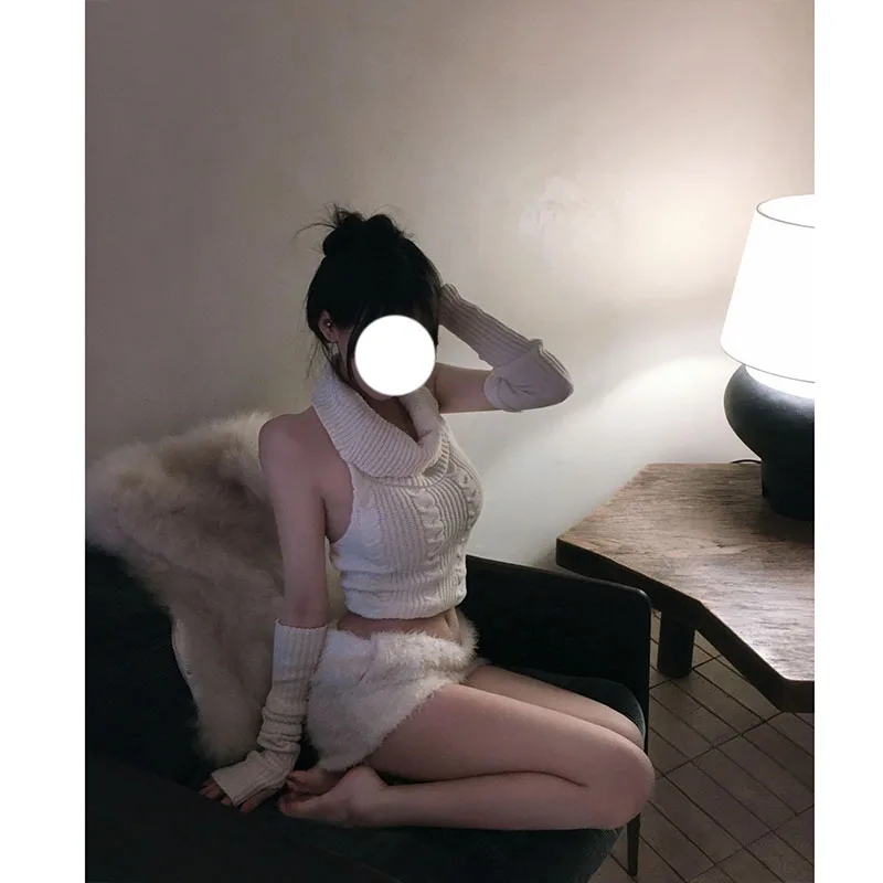Women's Knitted High Collar Vest Two-Way Wear Base Shirt Short Pants Set Autumn Winter Fashion Sexy Style Low Waist Design
Women's Knitted High Collar Vest Two-Way Wear Base Shirt Short Pants Set Autumn Winter Fashion Sexy Style Low Waist Design