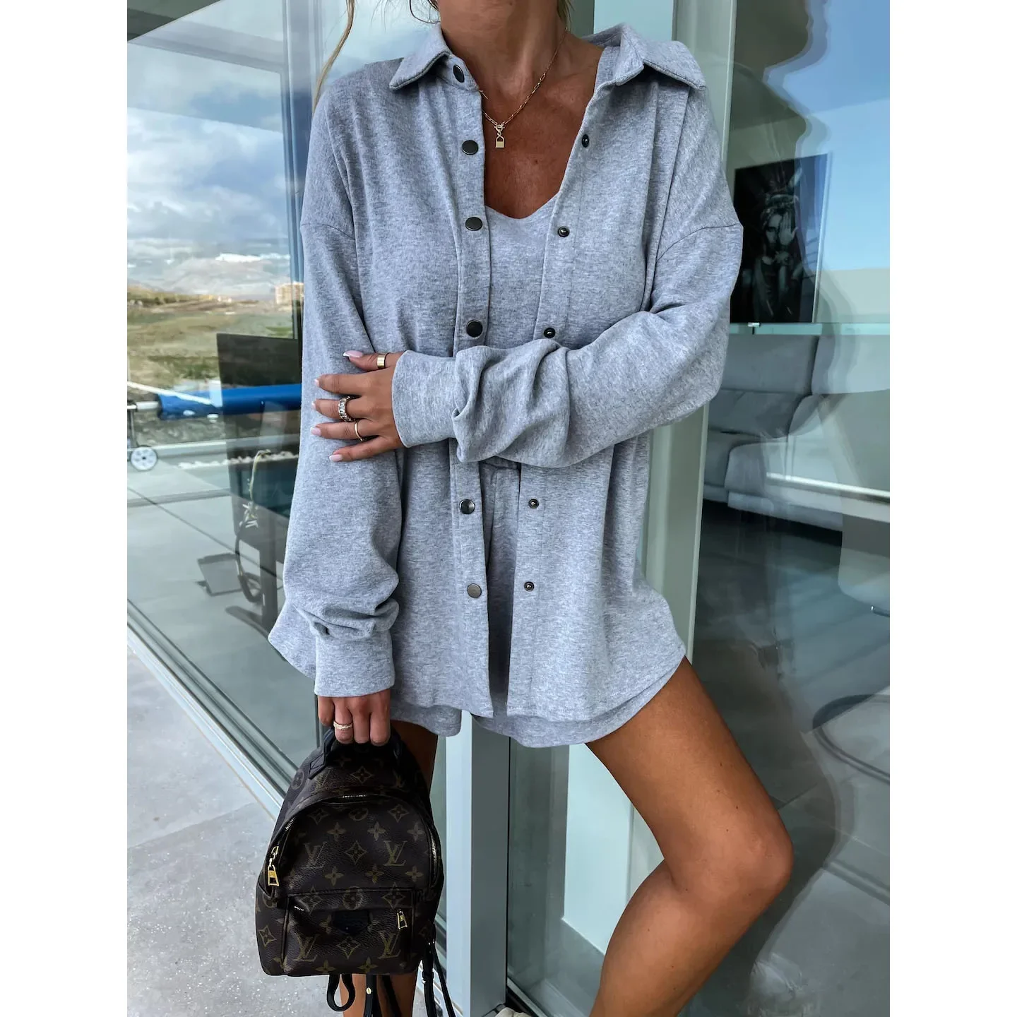 Vacation Loose Pocket Jacket Shirt & Sleeveless Cami Tank Top & Shorts Solid Color Women New Casual Three-Piece Set Autumn
Vacation Loose Pocket Jacket Shirt & Sleeveless Cami Tank Top & Shorts Solid Color Women New Casual Three-Piece Set Autumn