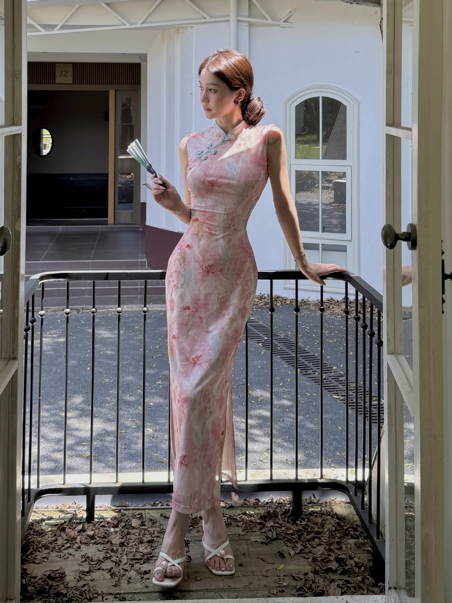 Неокитайский наряд из 2 предметов в стиле ретро, элегантное розовое платье Ципао с воротником-стойкой и боковым разрезом, зеленый вязаный укороченный кардиган Y2k, модная одежда
Неокитайский наряд из 2 предметов в стиле ретро, элегантное розовое платье Ципао с воротником-стойкой и боковым разрезом, зеленый вязаный укороченный кардиган Y2k, модная одежда