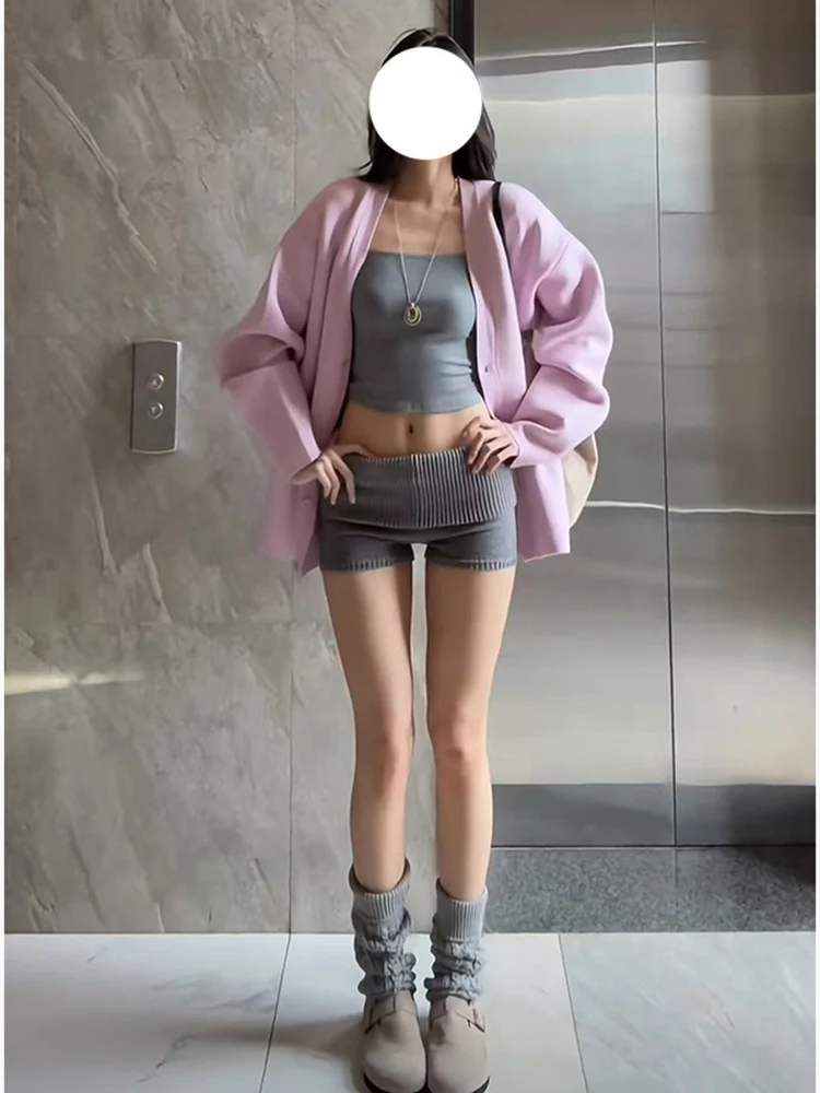 Sweet Knitted Set Women's U-Neck Pullover Grey T-Shirt Low Waist Slim Fit Short Pants Two-Piece Suite Casual Loose Style
Sweet Knitted Set Women's U-Neck Pullover Grey T-Shirt Low Waist Slim Fit Short Pants Two-Piece Suite Casual Loose Style