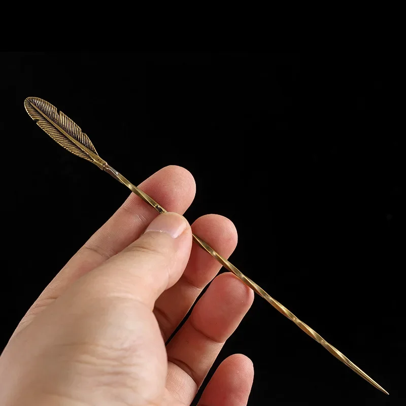 1PC Retro Pure Copper Engraving Cigar Drill Dredge Personality Carved Cigar Needle Cigar Accessories
1PC Retro Pure Copper Engraving Cigar Drill Dredge Personality Carved Cigar Needle Cigar Accessories
