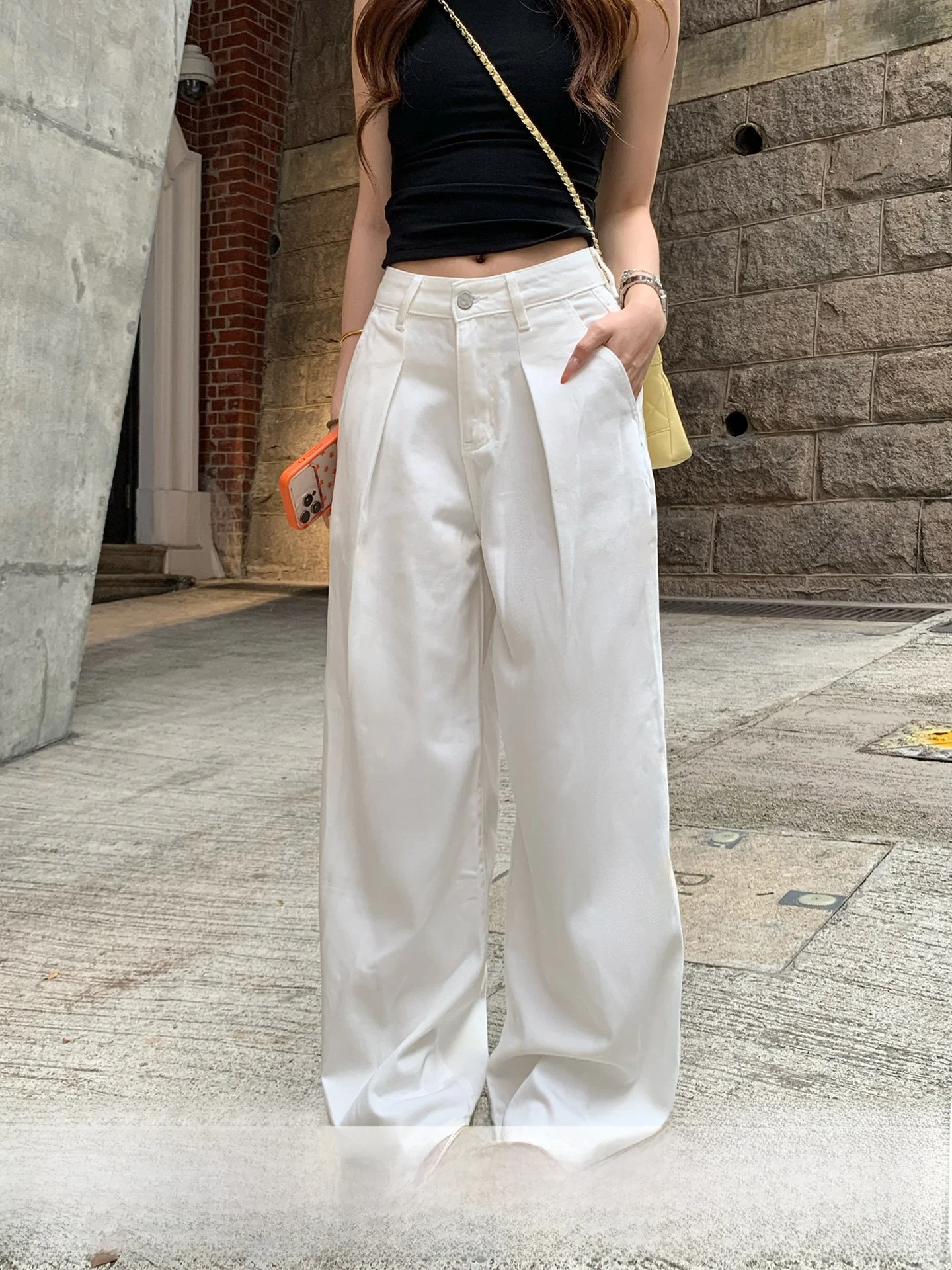 Vintage White Jeans Women's Loose Fit Wide Leg Pants Spring Season Casual Style Natural Waist Button Closure Color
Vintage White Jeans Women's Loose Fit Wide Leg Pants Spring Season Casual Style Natural Waist Button Closure Color