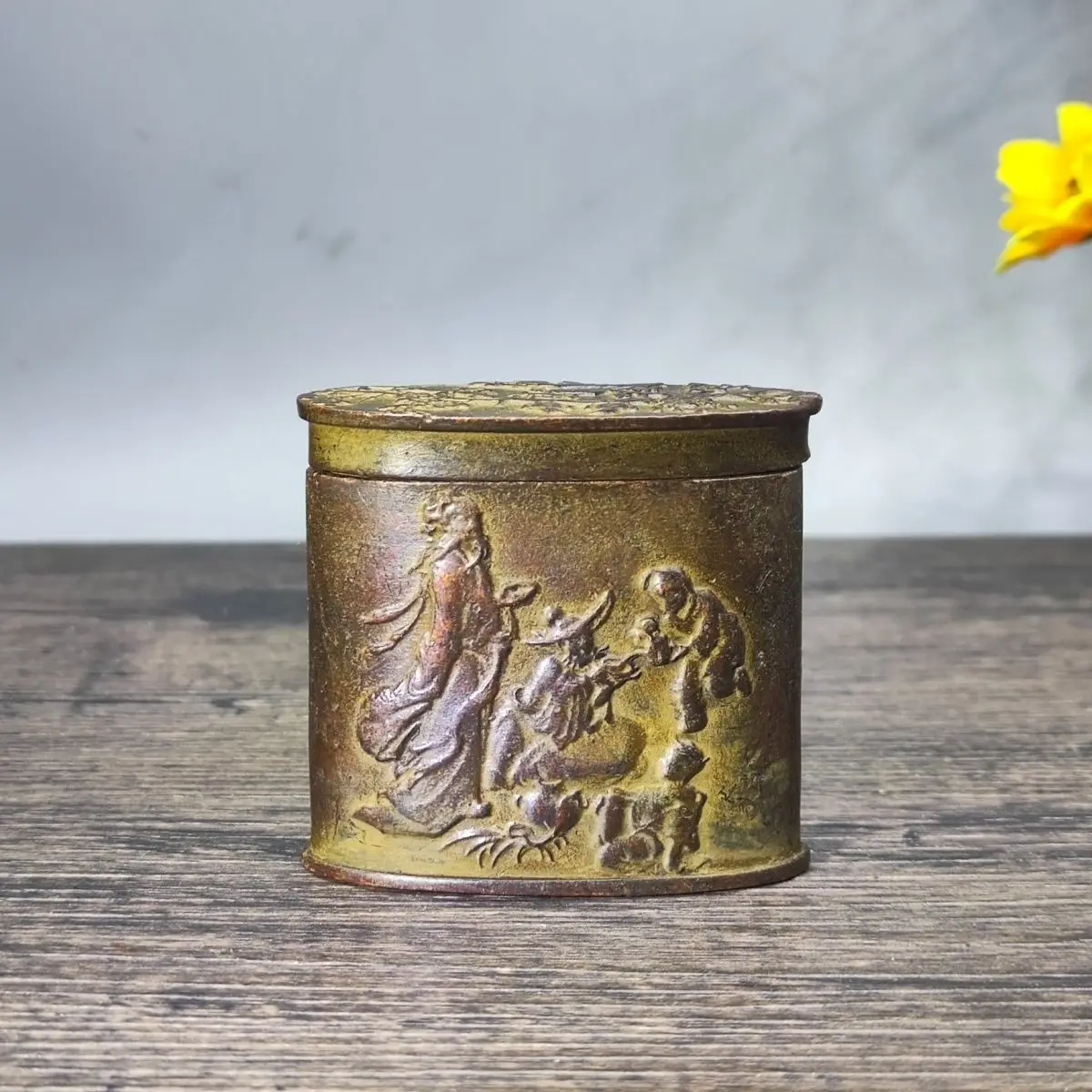 Pure copper ancient old-fashioned cut tobacco cigarette case dry smoke copper box old objects old goods collection ornament
Pure copper ancient old-fashioned cut tobacco cigarette case dry smoke copper box old objects old goods collection ornament