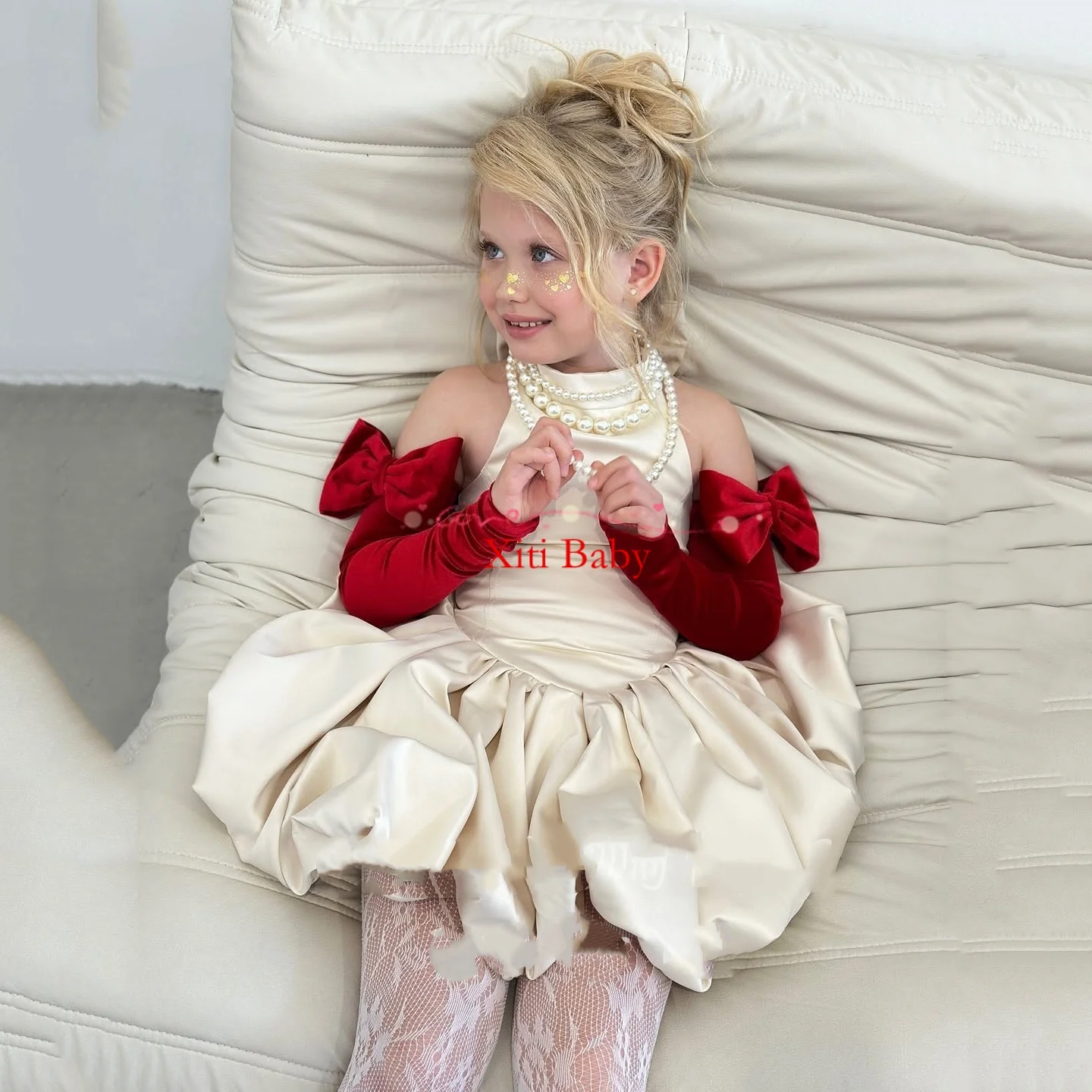 Прекрасное белое платье для девочки на свадьбу с бантами и оборками, длиной до колена, для дня рождения, первого причастия, бальное платье, на заказ
Прекрасное белое платье для девочки на свадьбу с бантами и оборками, длиной до колена, для дня рождения, первого причастия, бальное платье, на заказ