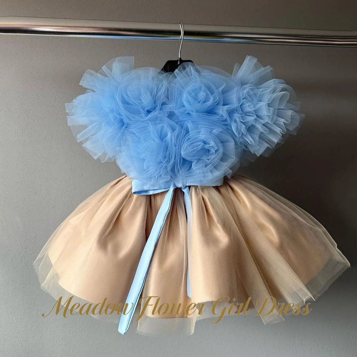 Meadow Blue Tulle Flower Girl Dress Off the Shoulder Baby Kids Birthday Dress with Bow A Line Simple Pageant Dress for Girl
Meadow Blue Tulle Flower Girl Dress Off the Shoulder Baby Kids Birthday Dress with Bow A Line Simple Pageant Dress for Girl