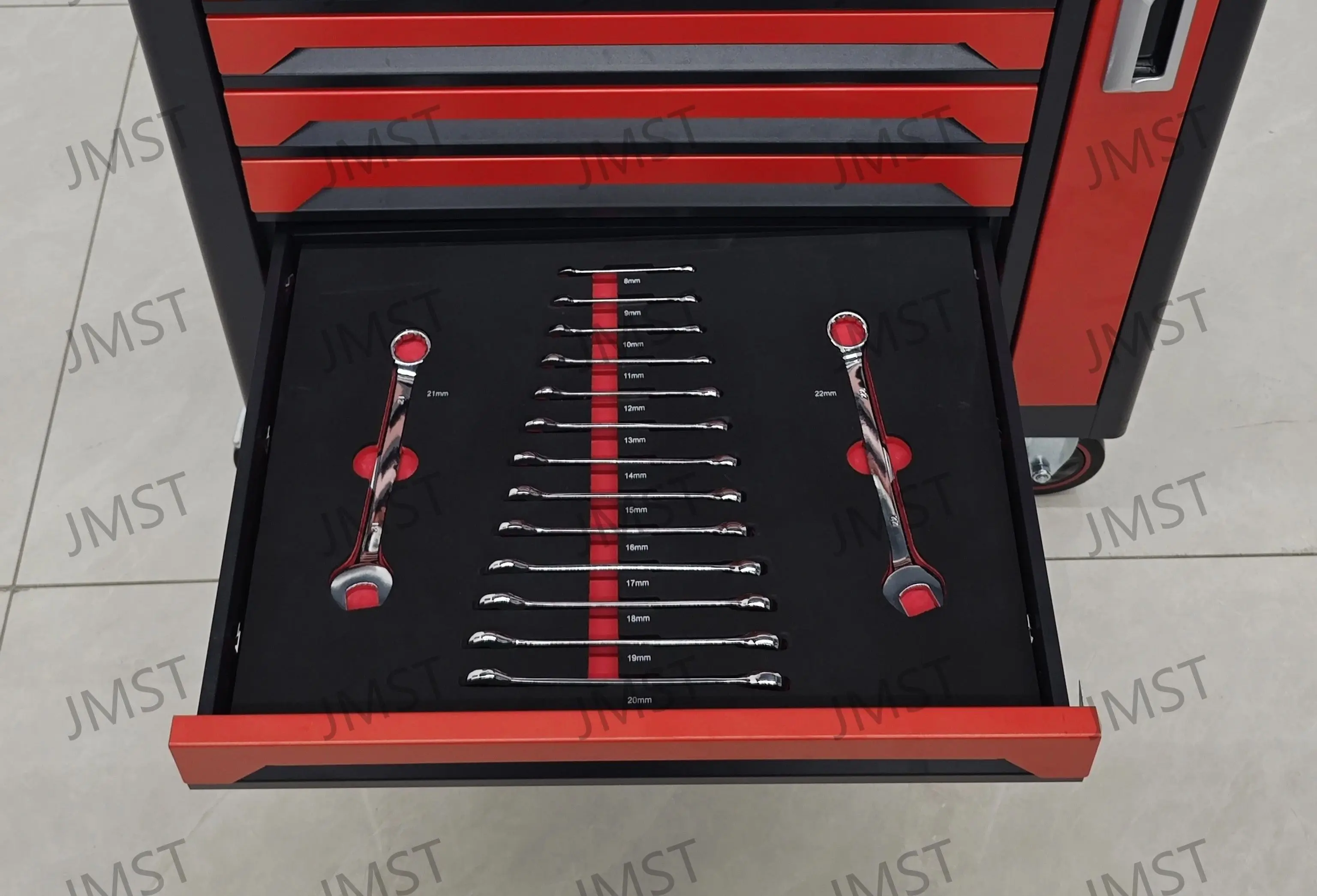 Набор инструментов из нержавеющей стали: шкаф с 7 выдвижными ящиками и 1 боковым ящиком, комплект инструментов для механика, 258 предметов, с возможностью индивидуальной настройки.
Набор инструментов из нержавеющей стали: шкаф с 7 выдвижными ящиками и 1 боковым ящиком, комплект инструментов для механика, 258 предметов, с возможностью индивидуальной настройки.