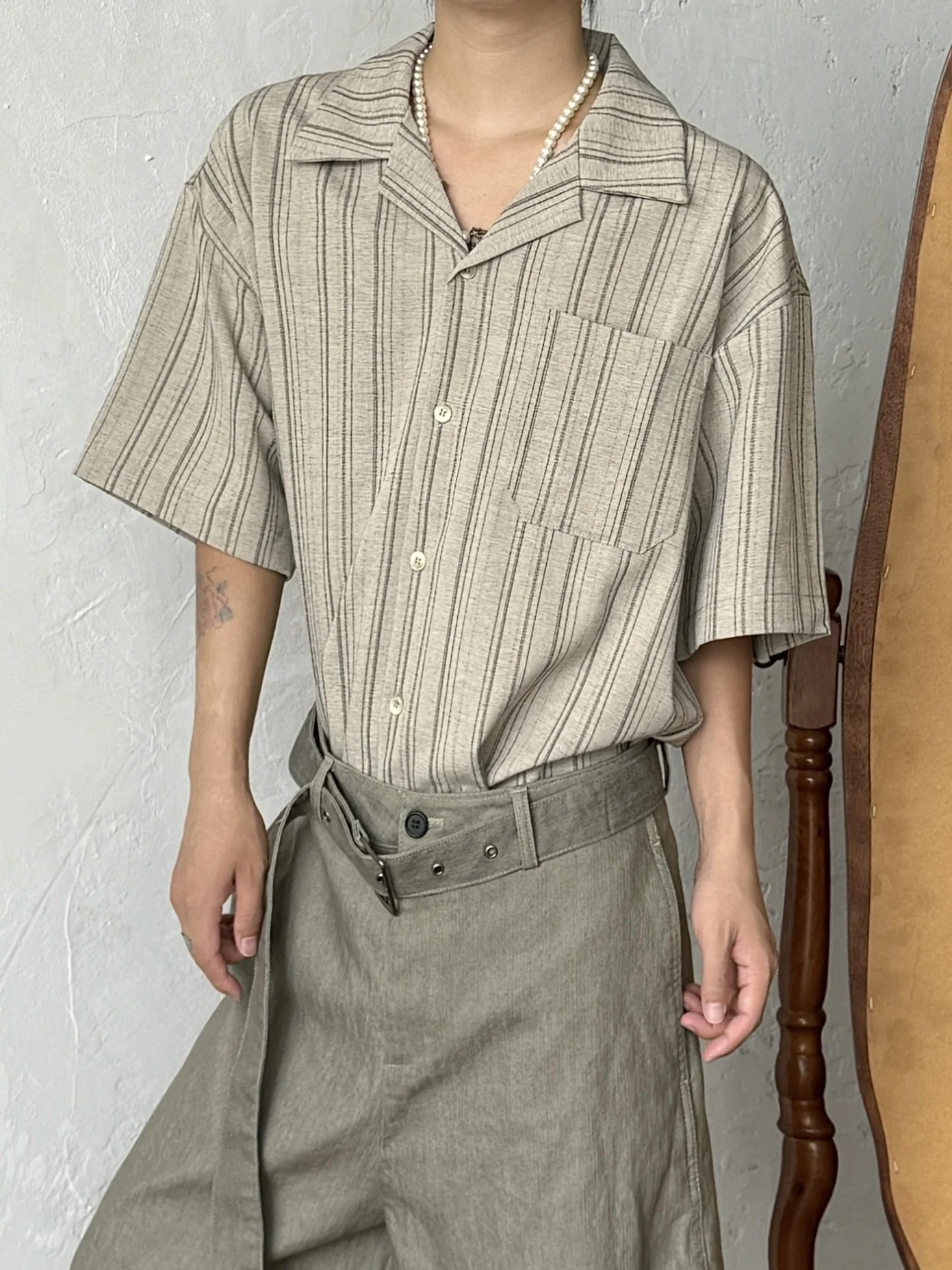 Retro Cuban Collar Linen Shirt Short Sleeve Summer Casual Striped Shirt Men Women Breathable Comfortable Loose Fit Polyester ...
Retro Cuban Collar Linen Shirt Short Sleeve Summer Casual Striped Shirt Men Women Breathable Comfortable Loose Fit Polyester ...