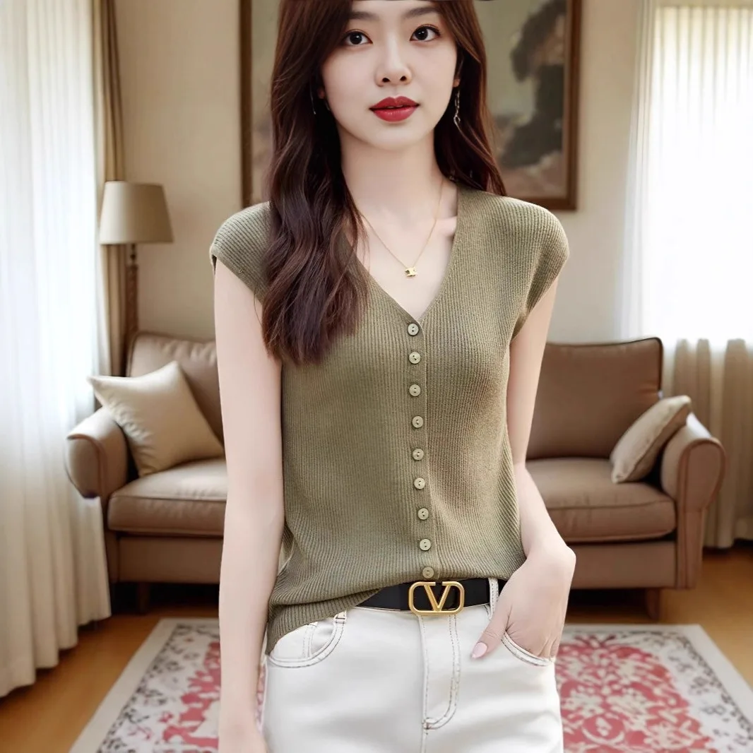 Spring And Summer New Slim-Fit Knitted Sleeveless Thin Short Knit Top, Versatile Camisole For Women
Spring And Summer New Slim-Fit Knitted Sleeveless Thin Short Knit Top, Versatile Camisole For Women