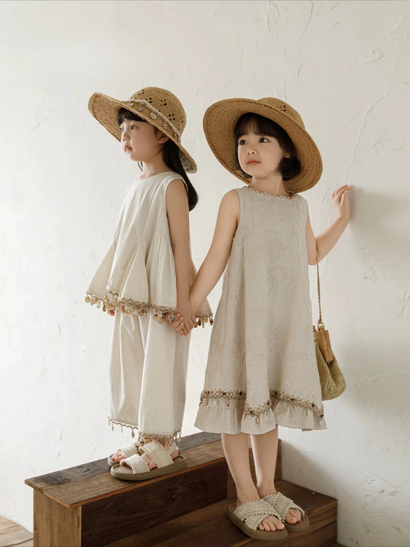 Kids Girls Summer New Sleeveless Shell Webbing Doll Blouse Jacquard Cotton Dress Straight Pants Casual Children 2 Piece Set
Kids Girls Summer New Sleeveless Shell Webbing Doll Blouse Jacquard Cotton Dress Straight Pants Casual Children 2 Piece Set
