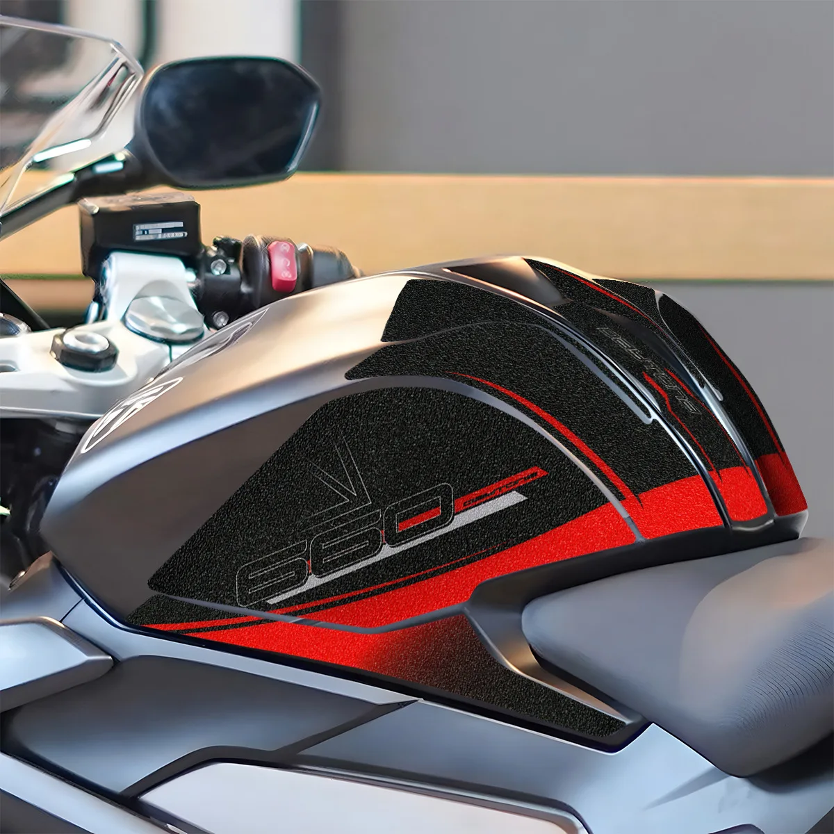 Подходит для Triumph Daytona 660 2024, наклейка на мотоцикл, накладка на топливный бак, защита от тяги, матовая наклейка, декоративные детали, ТПУ 
Подходит для Triumph Daytona 660 2024, наклейка на мотоцикл, накладка на топливный бак, защита от тяги, матовая наклейка, декоративные детали, ТПУ