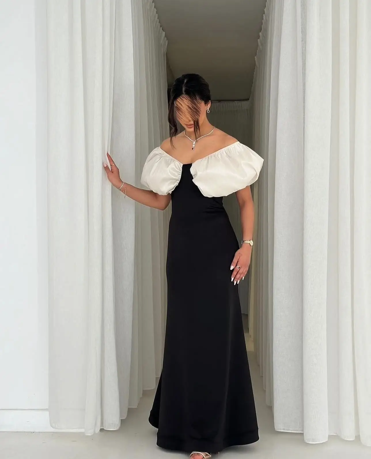 Customized Delicate Jersey Off the Shoulder Evening Dresses Exquisite V-Neck Prom Dress Custom Made Bespoke Occasion Gowns
Customized Delicate Jersey Off the Shoulder Evening Dresses Exquisite V-Neck Prom Dress Custom Made Bespoke Occasion Gowns